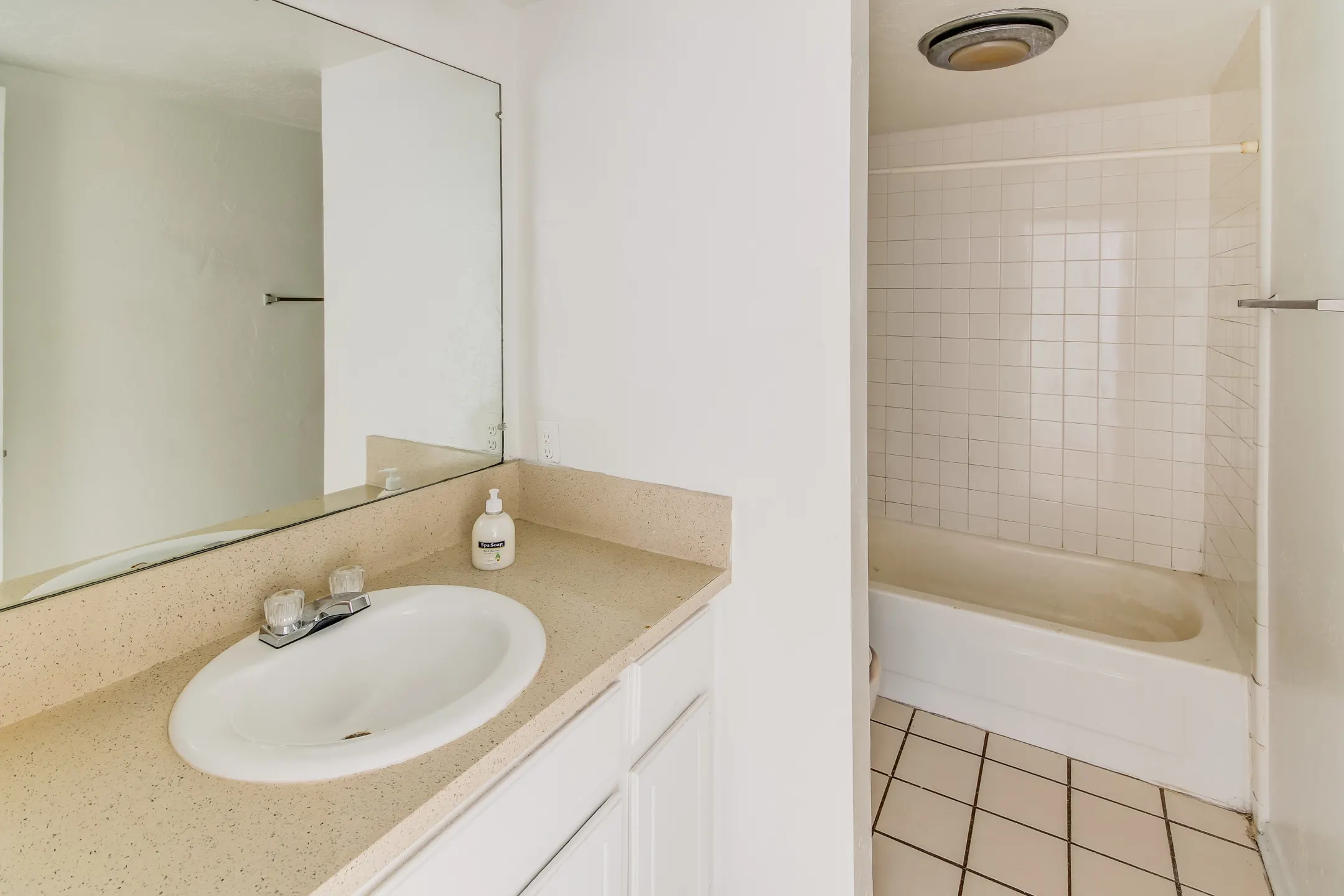 Bathroom - Summerplace Apartments - Oklahoma City, OK