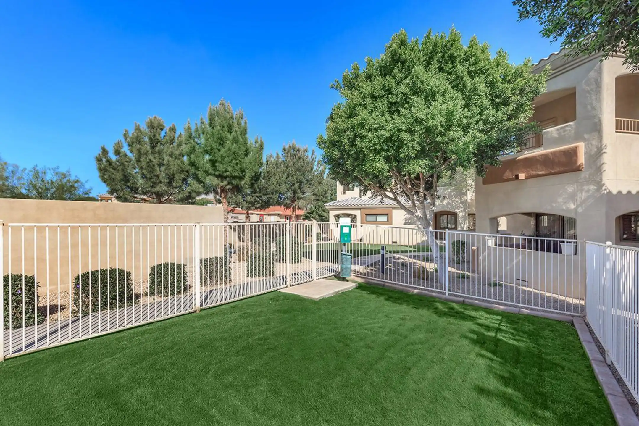 Sereno Townhomes - Glendale, AZ