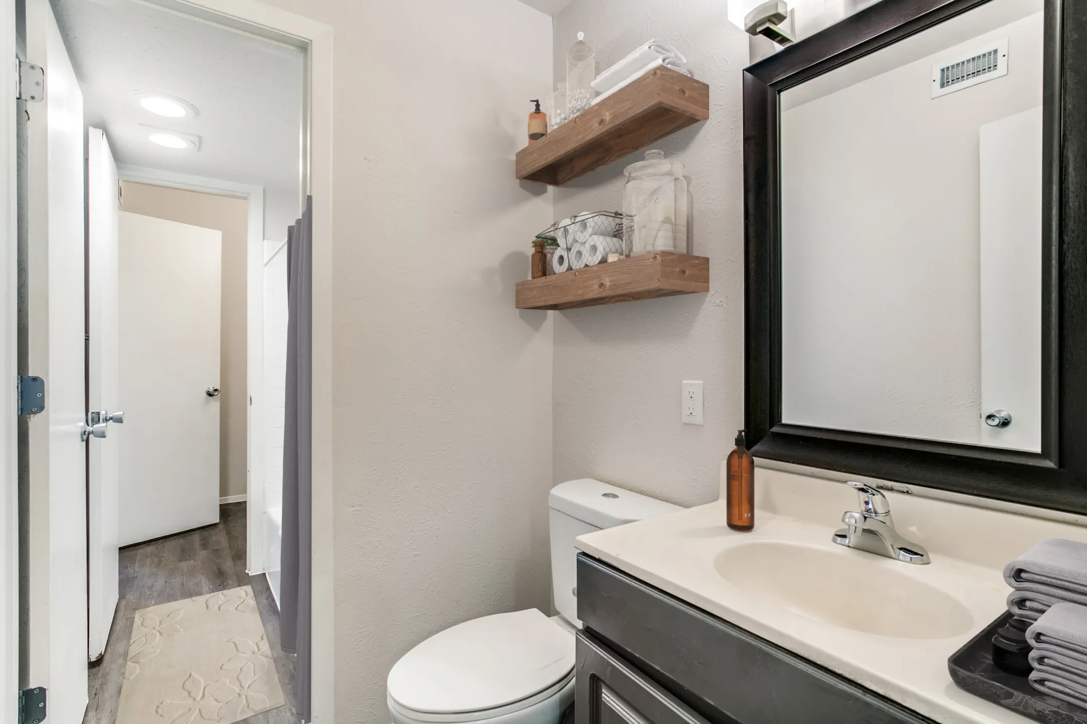 Spring Valley Apartments Euless, TX 76040