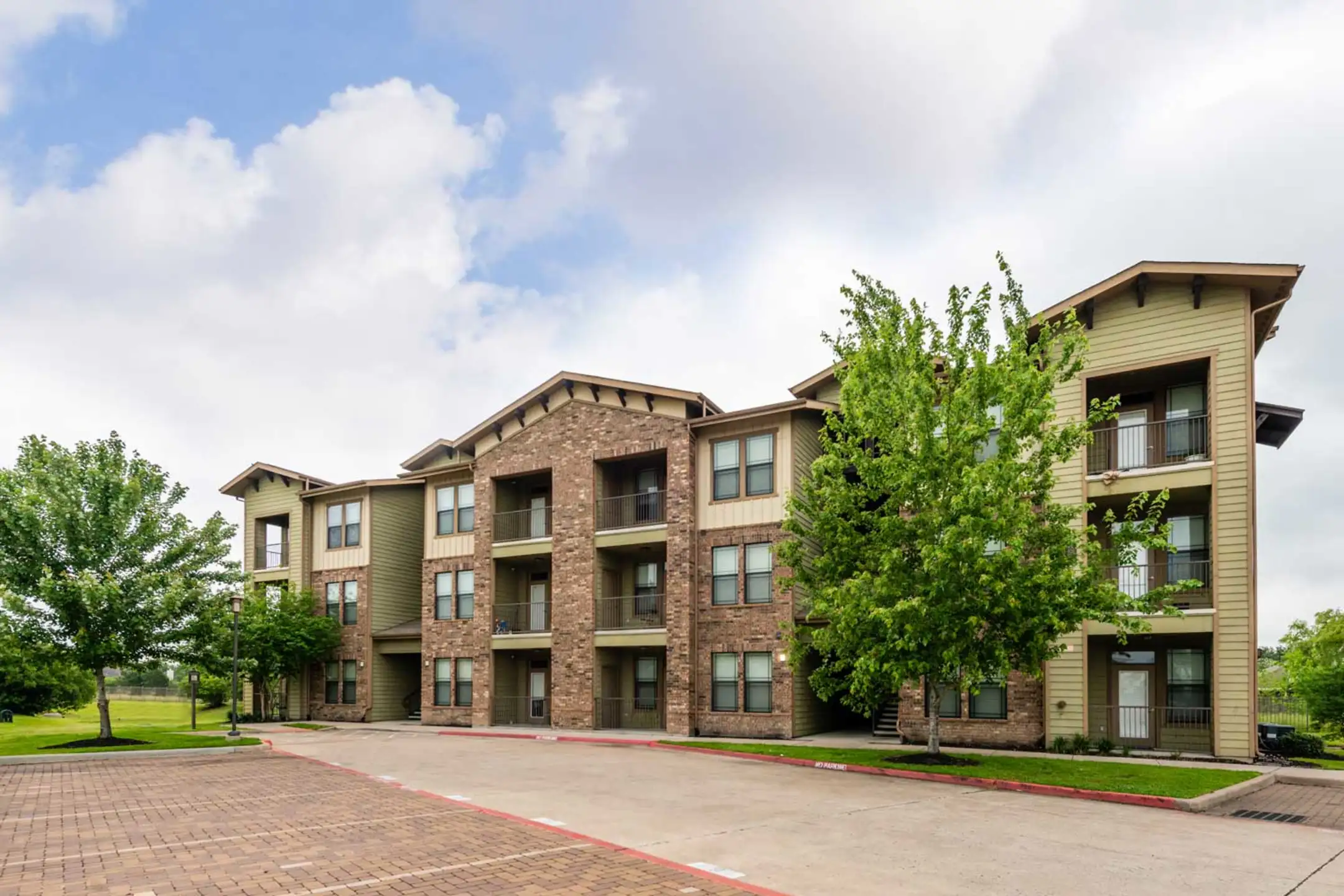 Queenston Manor Apartments Houston, TX 77084