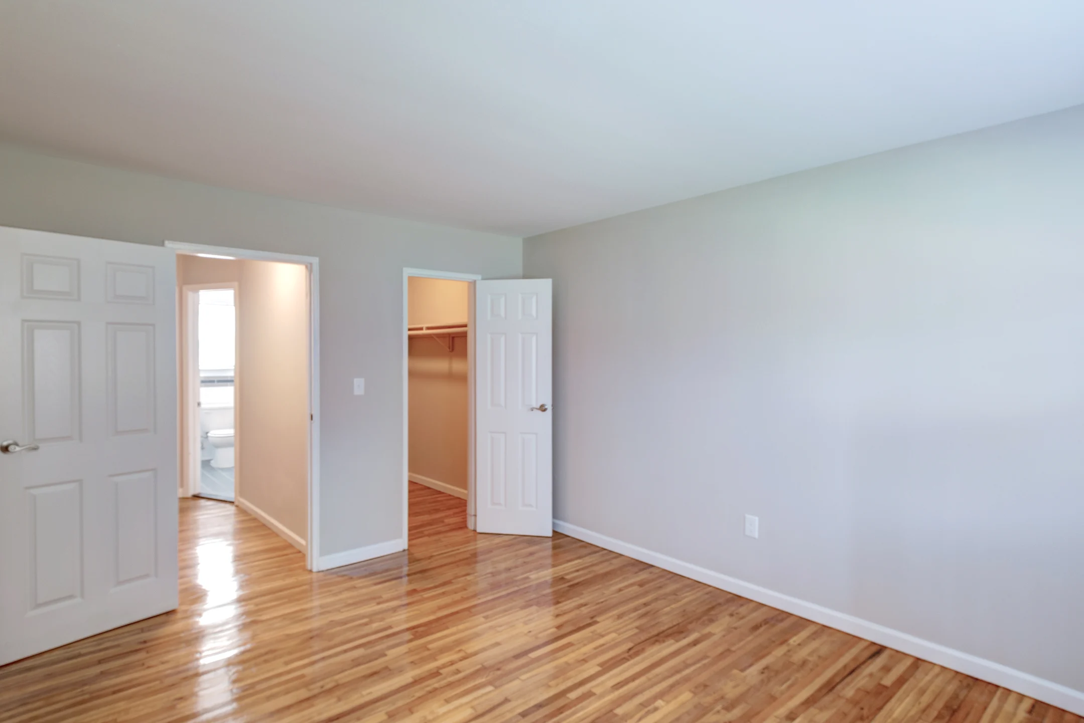 Stratford Apartments Us Highway 9 North Old Bridge, NJ Apartments