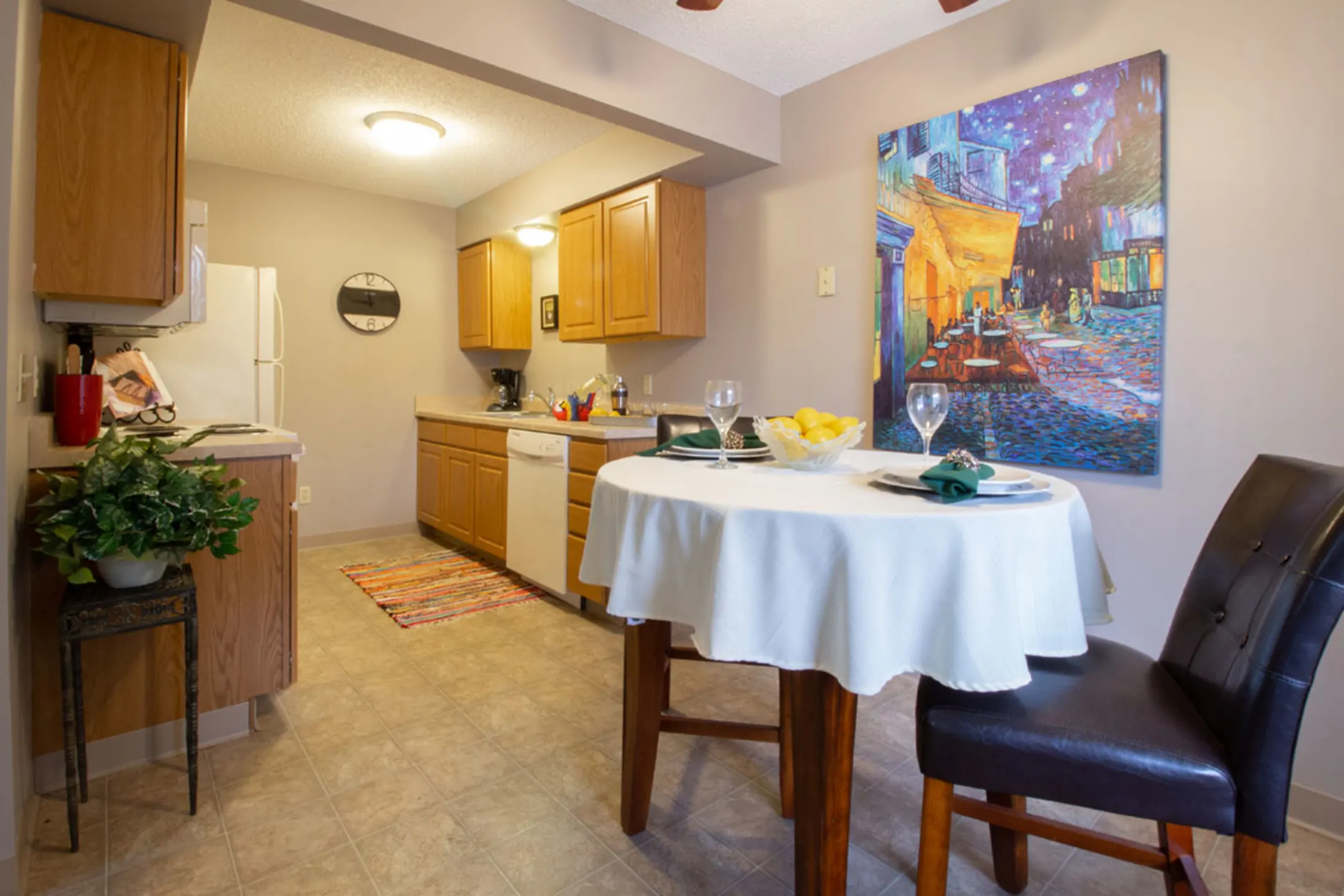 Dining Room - Delaware Crossing Apartments - Ankeny, IA
