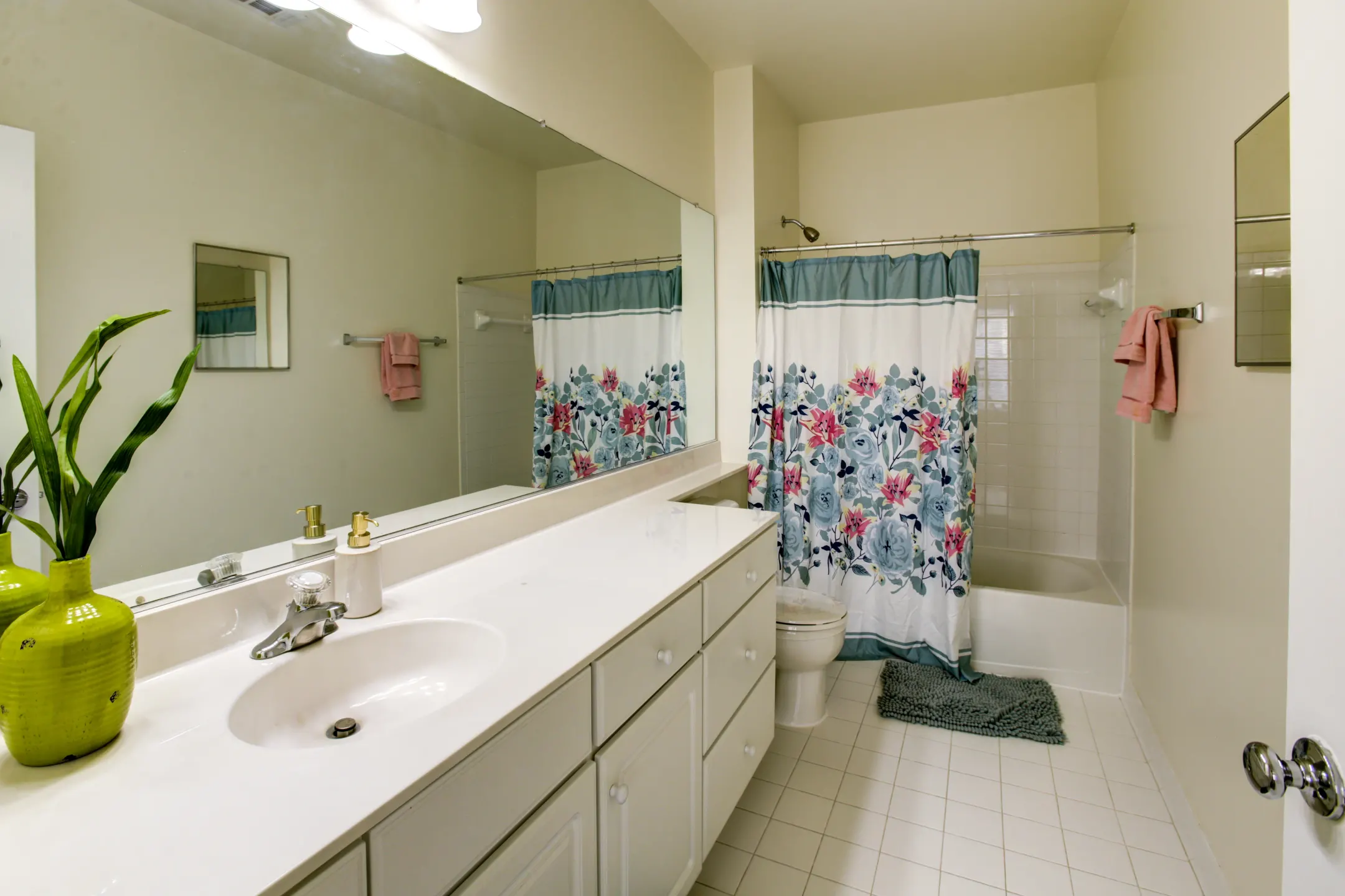 Bathroom - Riverside Station Apartments - Woodbridge, VA