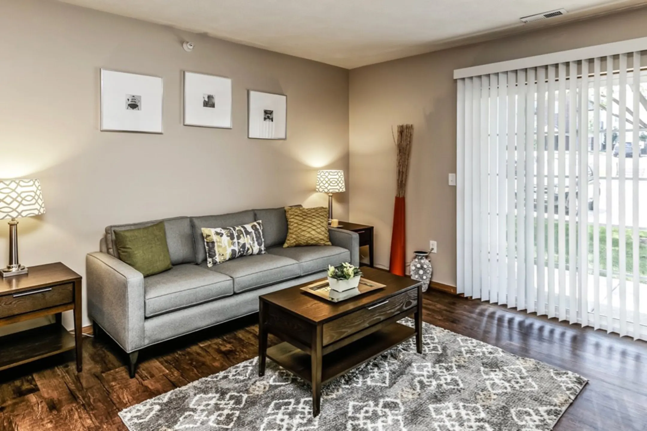 Tiburon View Apartments 16895 Oakmont Dr Omaha, NE Apartments for