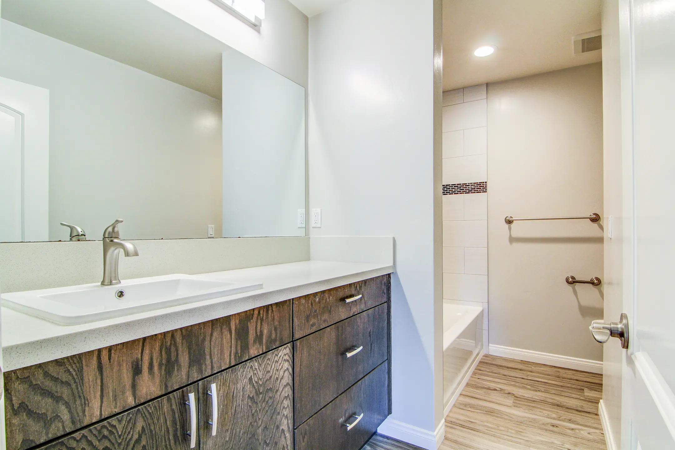 The View Point Loma 3788 Elliott St San Diego, CA Apartments for