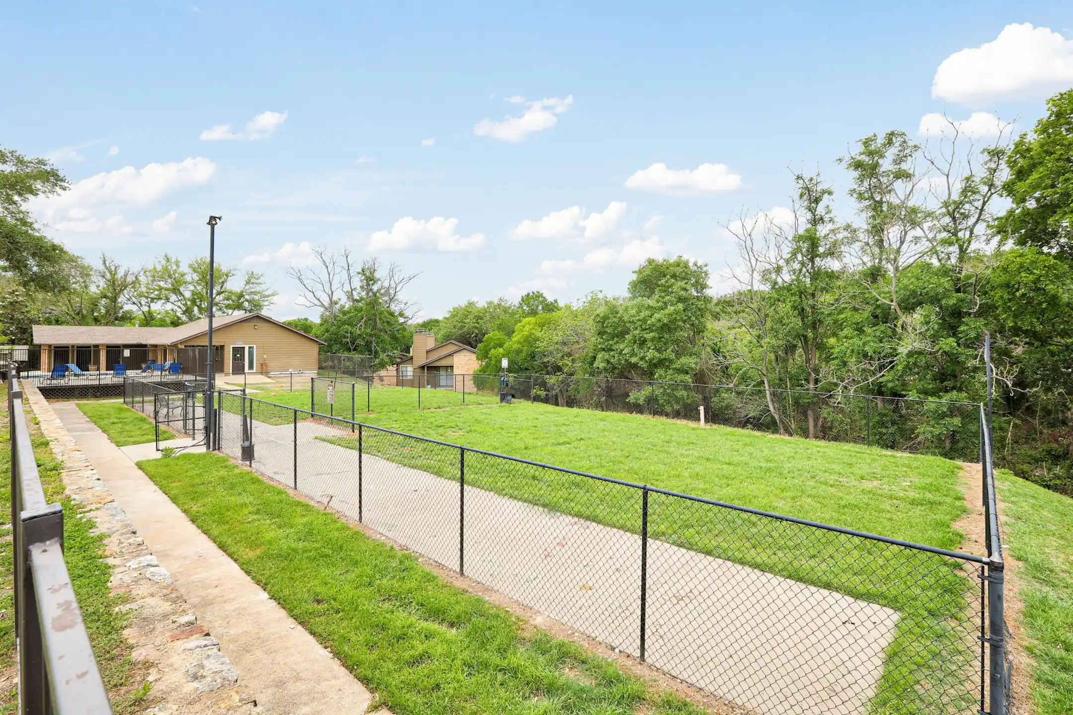 The Hilltop Apartment Homes 2402 S 61st St Temple, TX Apartments for Rent Rent.