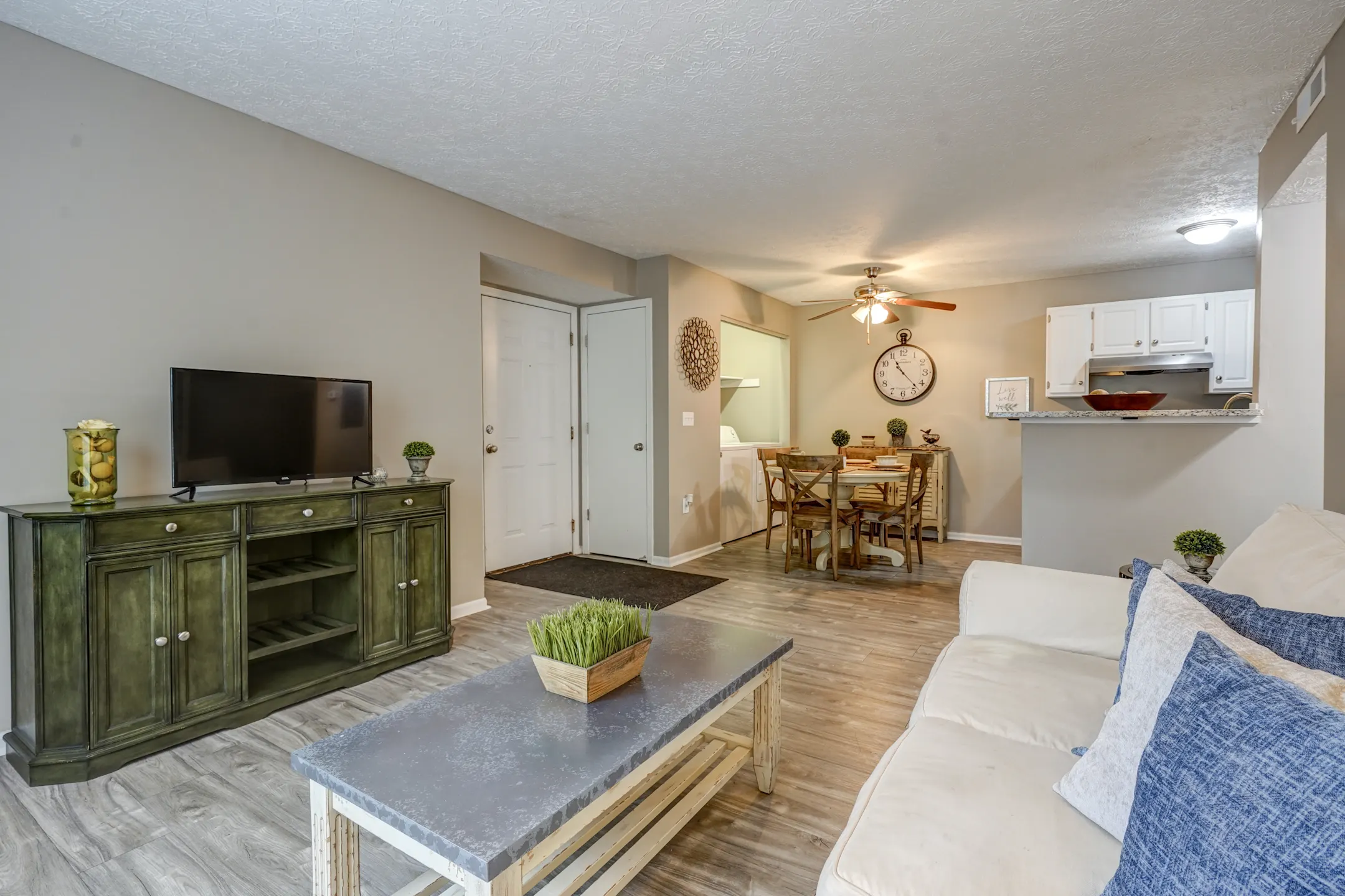 Hilliard Station Apartments 5300 Catalina Circle Dr Hilliard, OH