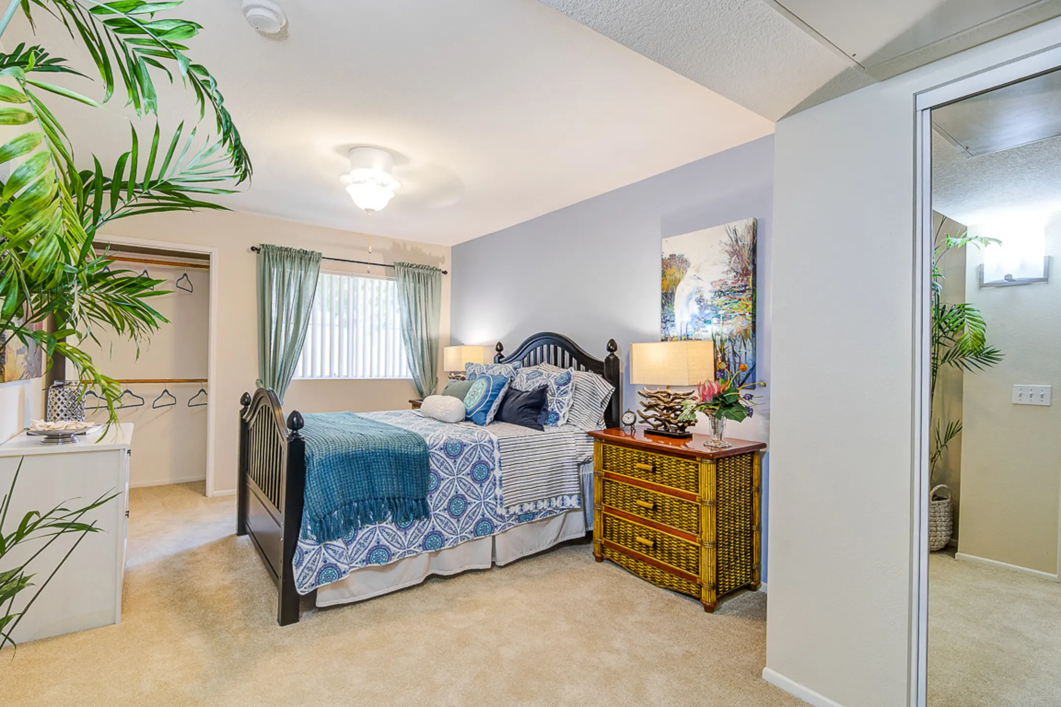 Bedroom - Palm Island Senior Living +55 - Fountain Valley, CA