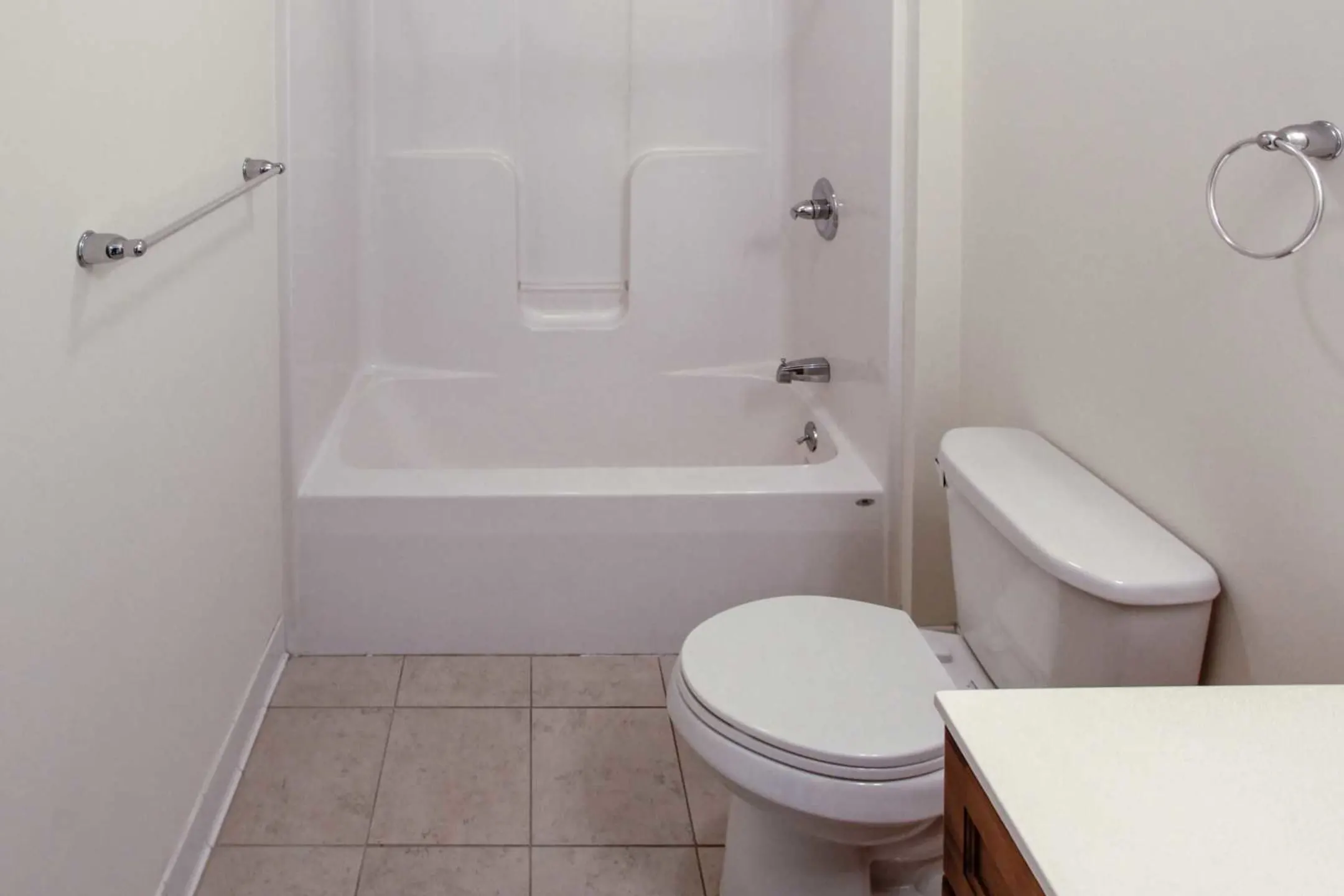 Bathroom - Orchard Hills Apartment Homes - Kingston, NY