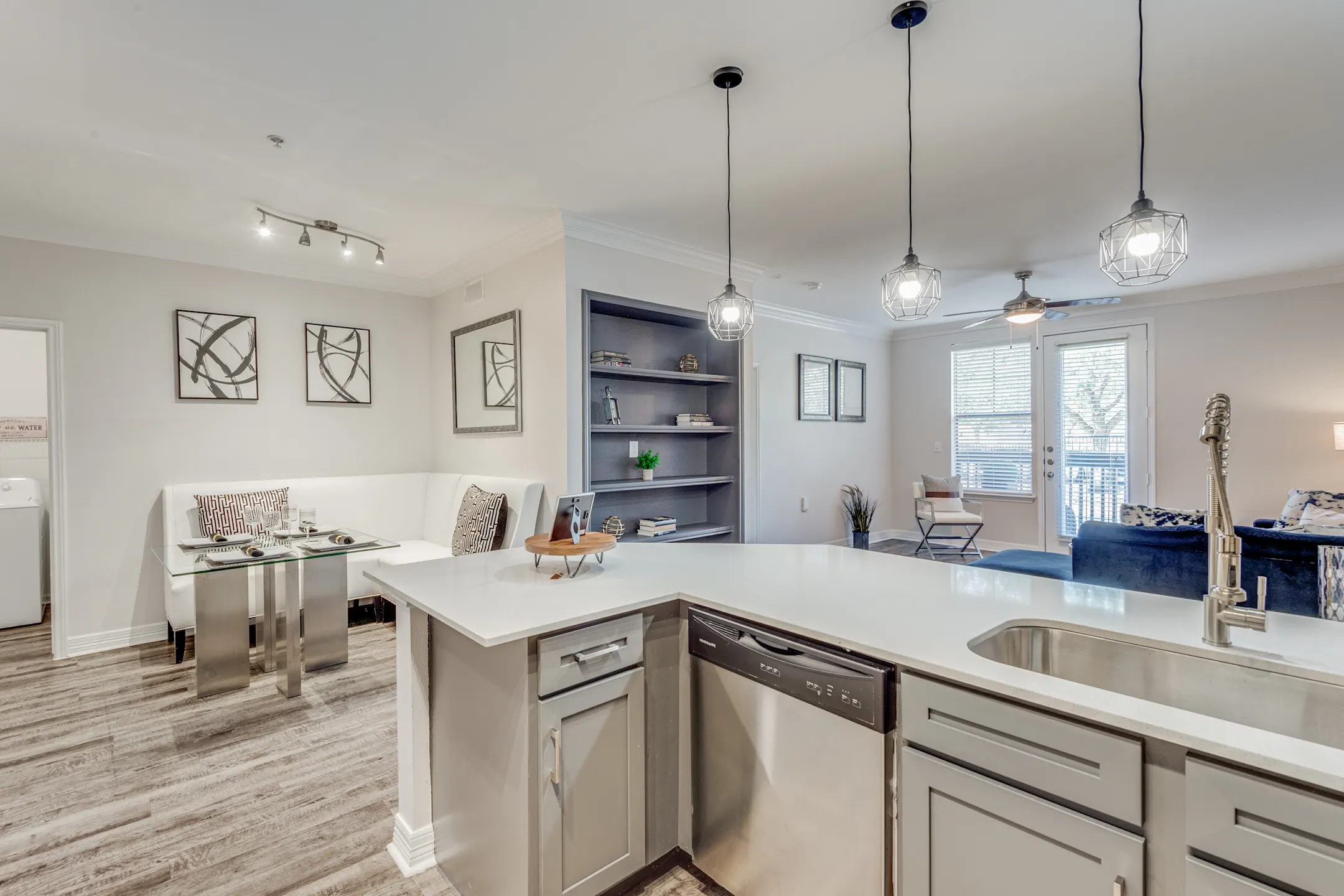 Kitchen - Portico Kirby - Houston, TX