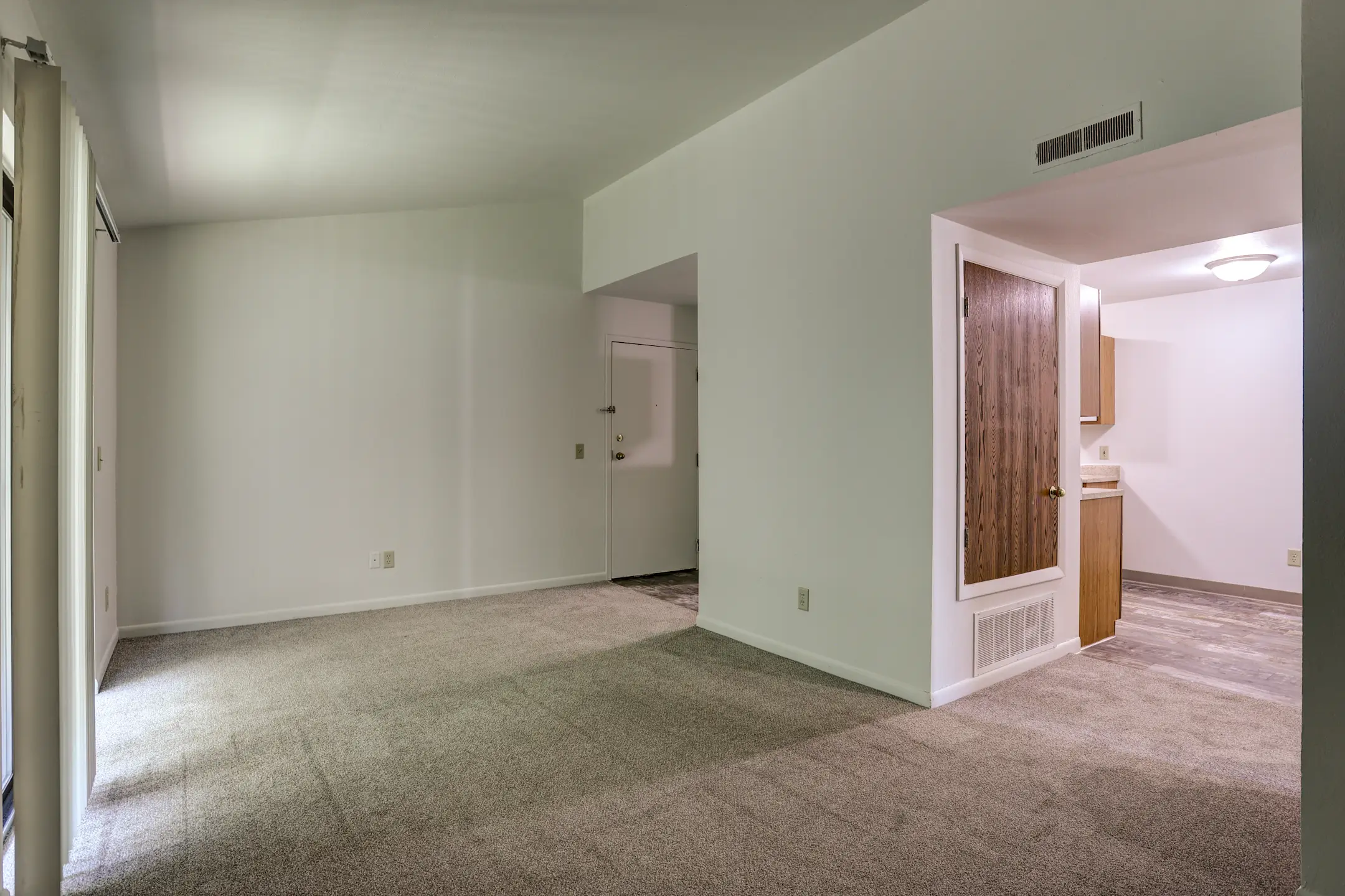 Woodfield & Arlington Apartments 541 Woodfield Cir Paw Paw, MI