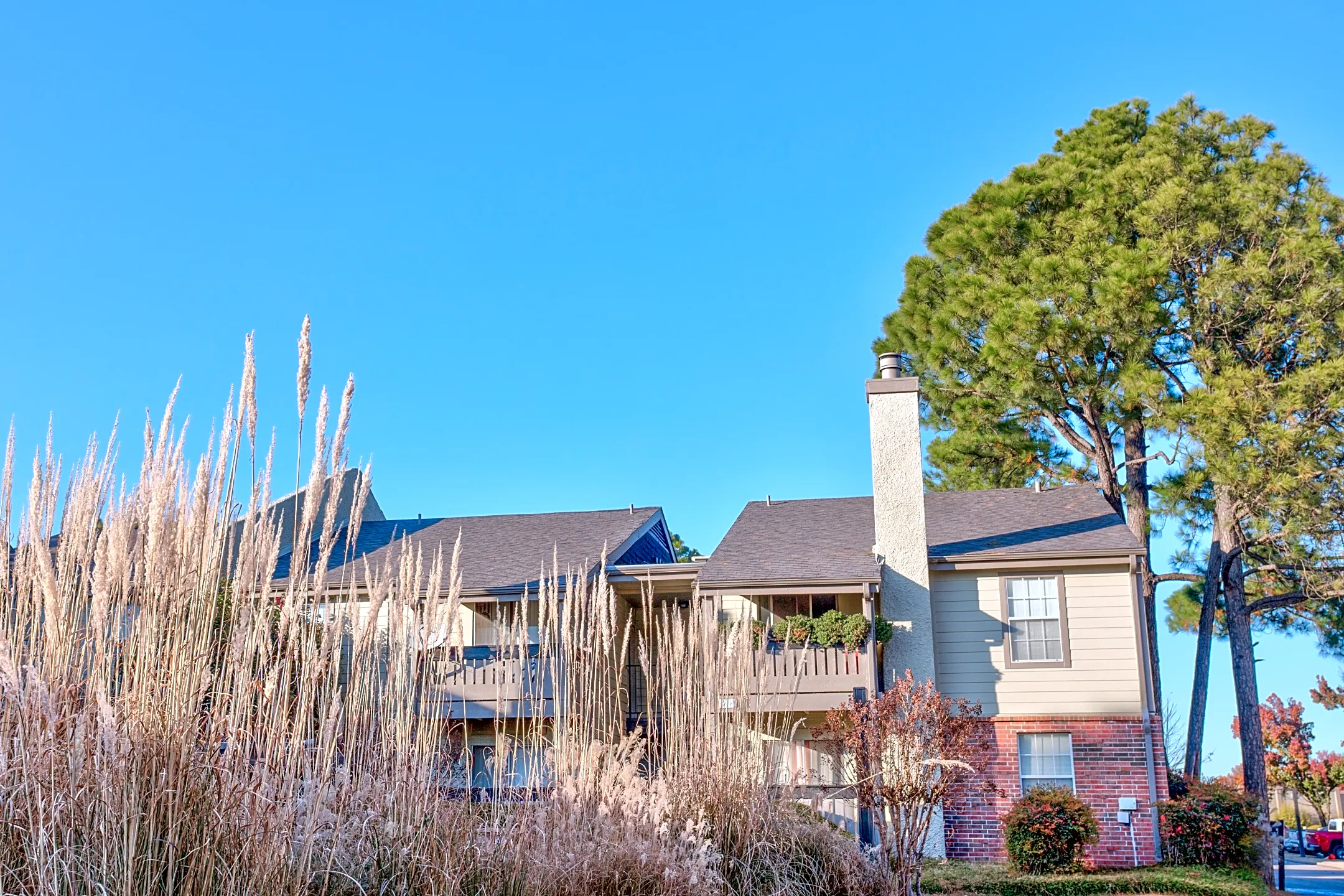 yacht club apartments tulsa oklahoma