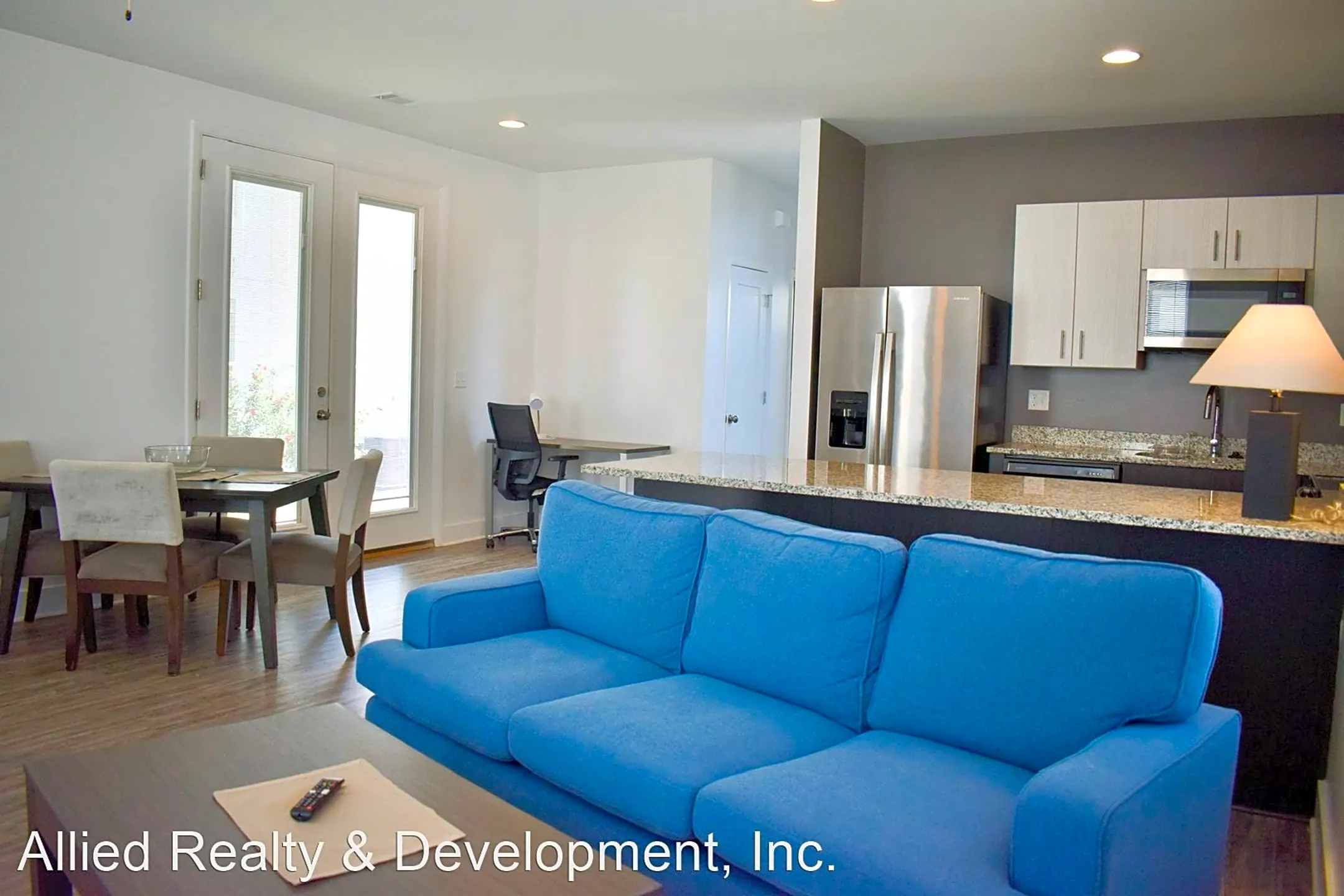Living Room - 500 30th Avenue E - Tuscaloosa, AL