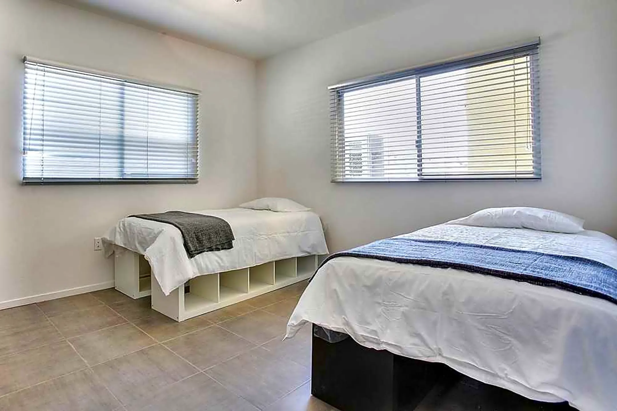 Bedroom - Campus 880 - Goleta, CA