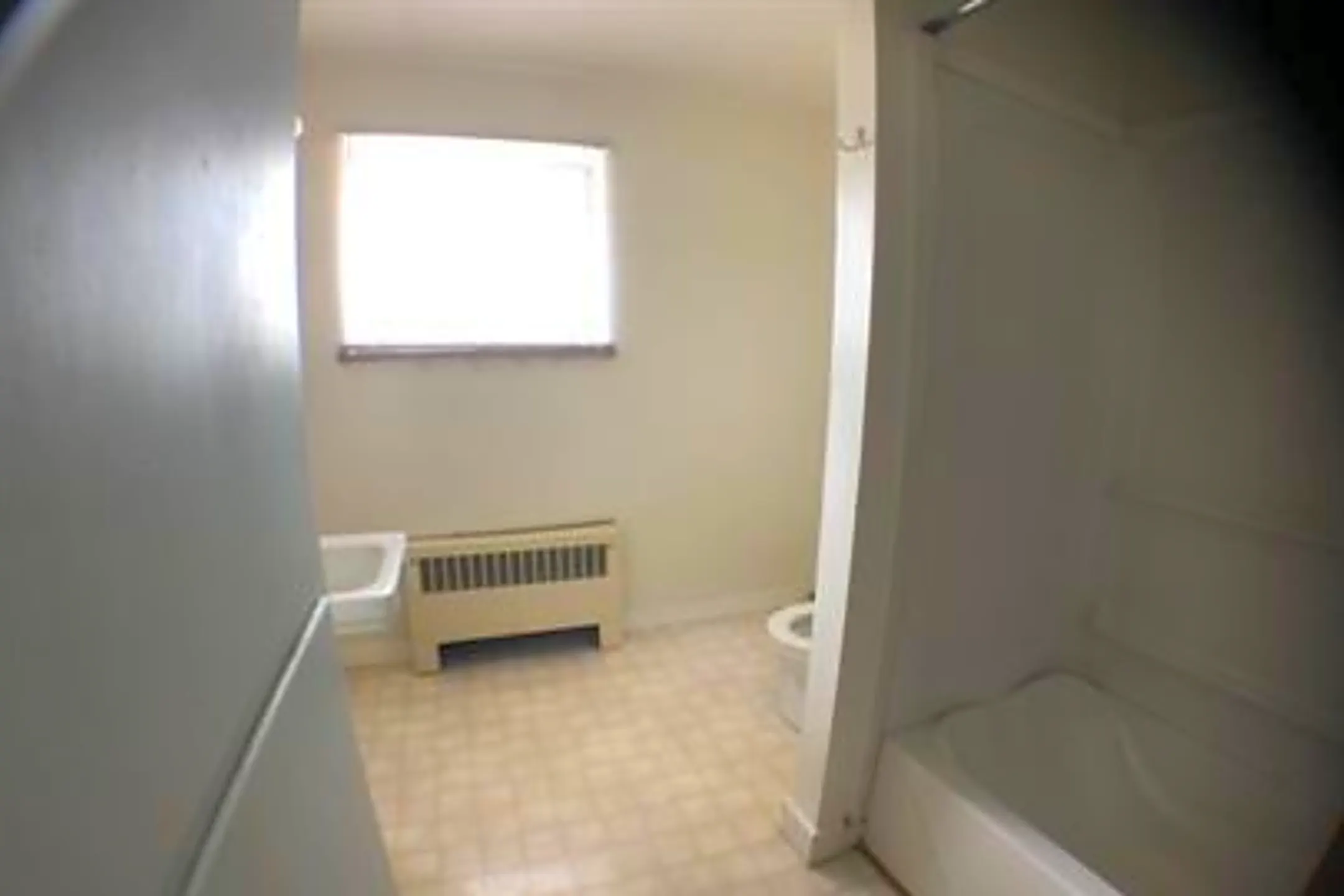 Bathroom - 120 S University Ave - Mount Pleasant, MI