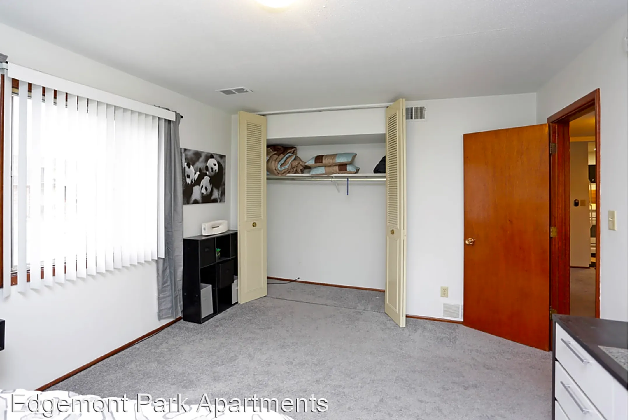 Bedroom - Edgemont Park Apartments - Waterloo, IA
