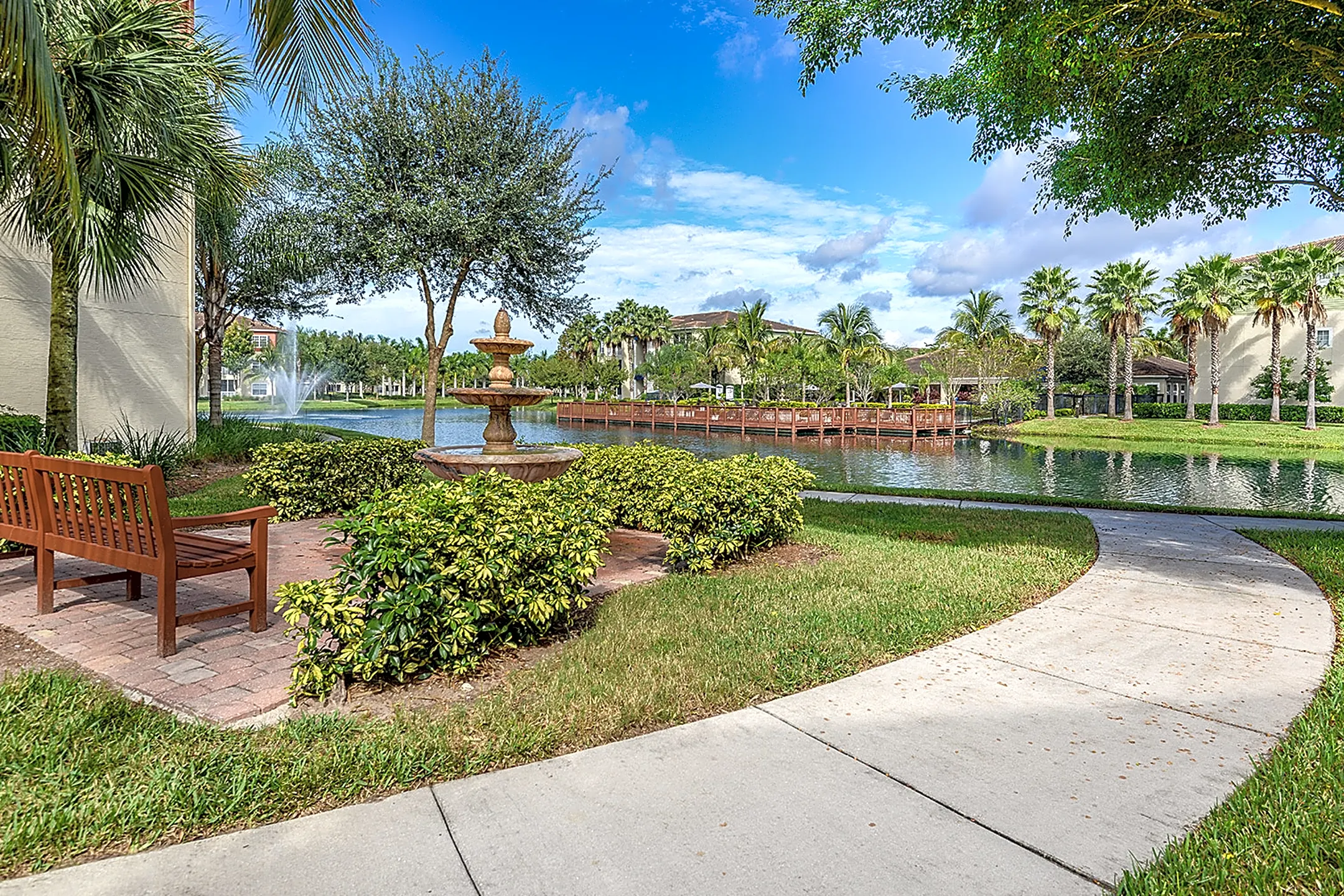 yacht club heritage harbor