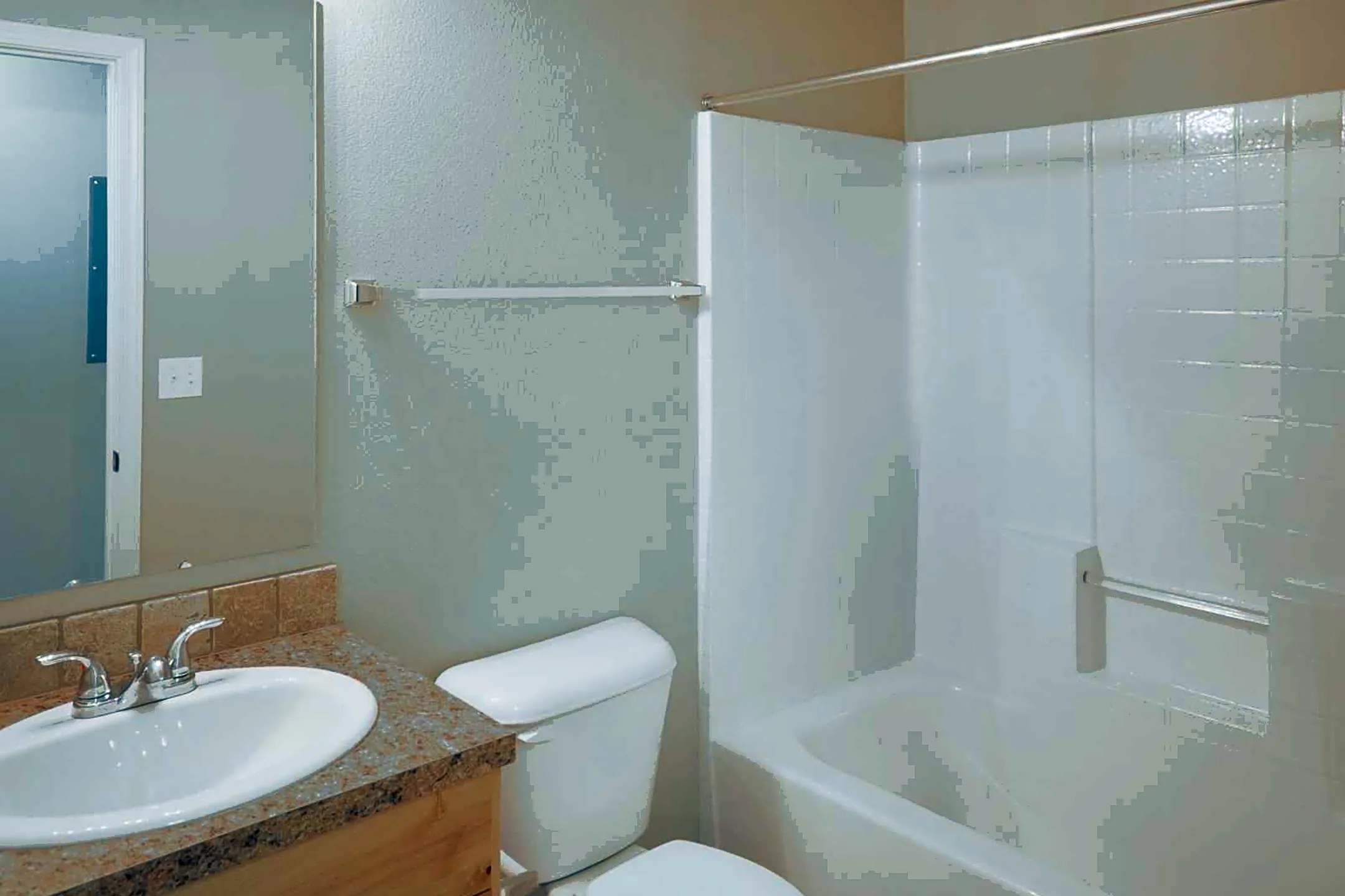 Bathroom - Aberdeen Apartments - Boise, ID