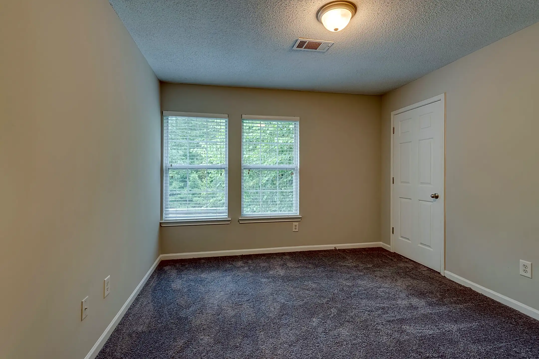 East Forest Park 150 E Forest Park Dr Dickson, TN Apartments for