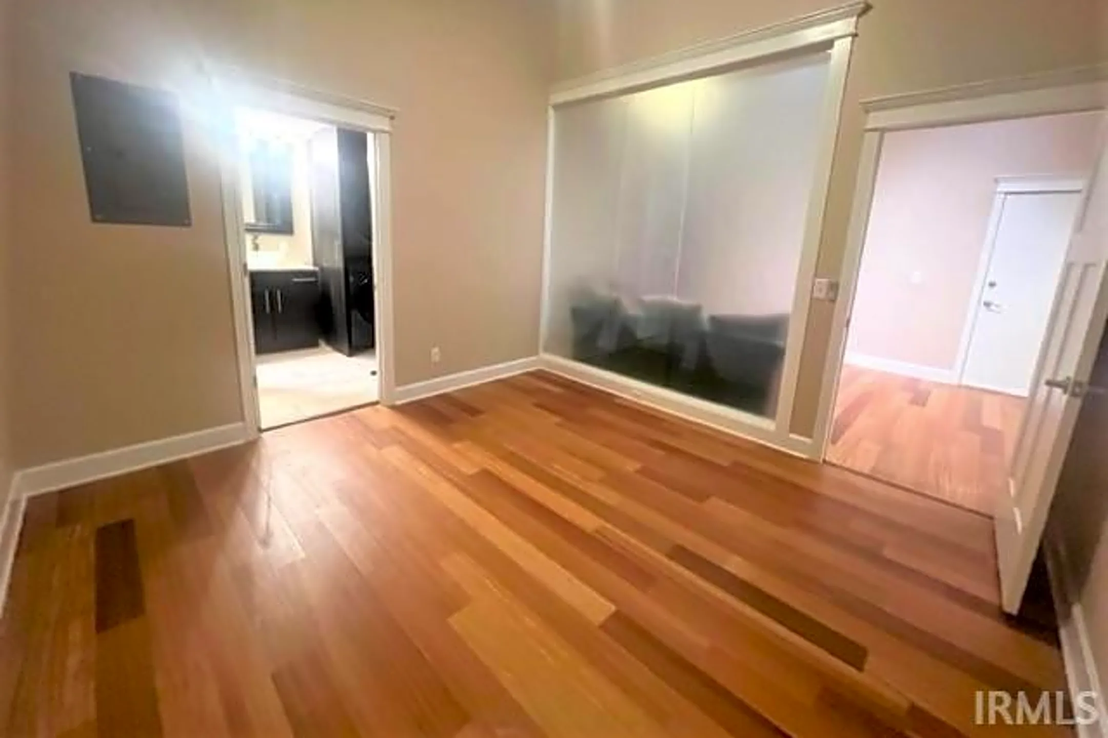 Living Room - 300 Main St #1 D3 - Evansville, IN