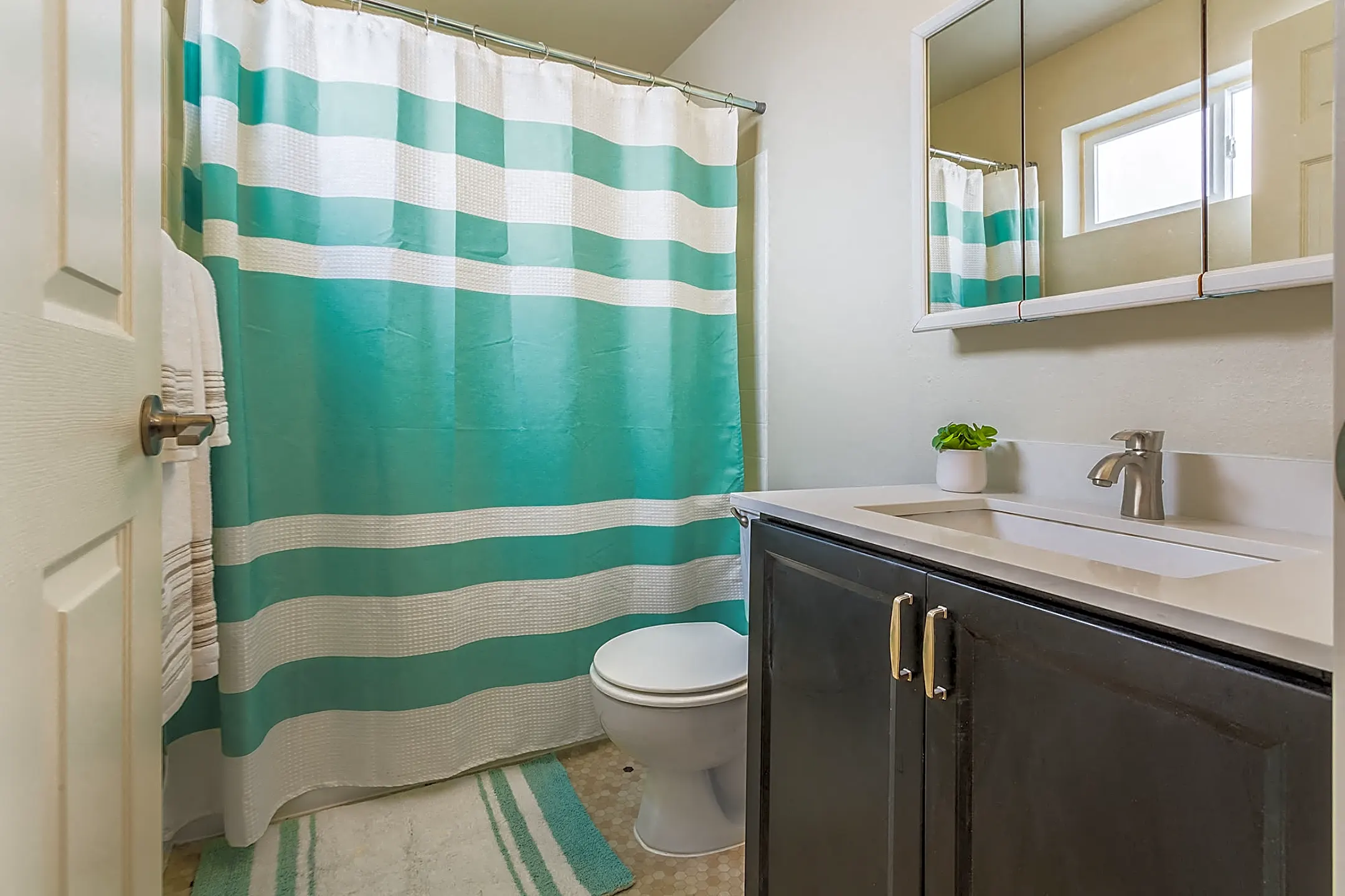 Timbers at Kenmore 18930 68th Ave NE Kenmore, WA Apartments for