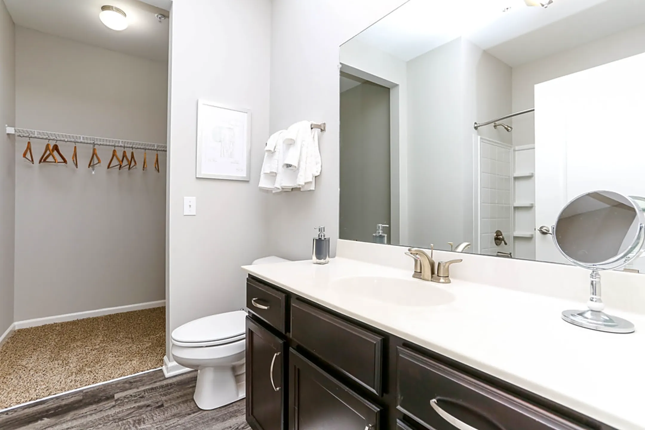 Hurstbourne Estates 10405 Watermark Pl Louisville, KY Apartments