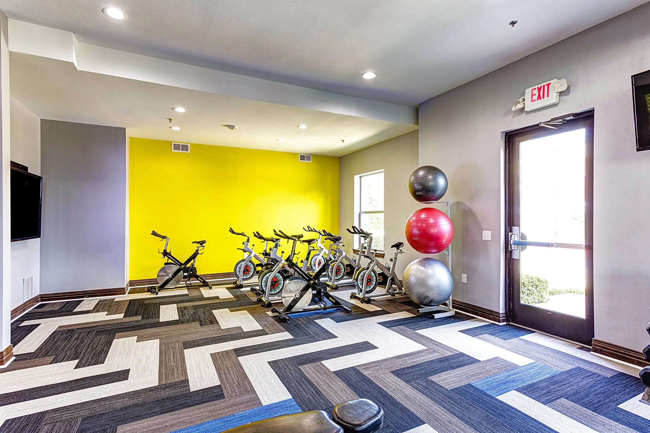 Fitness Weight Room - The Blvd - Irving, TX
