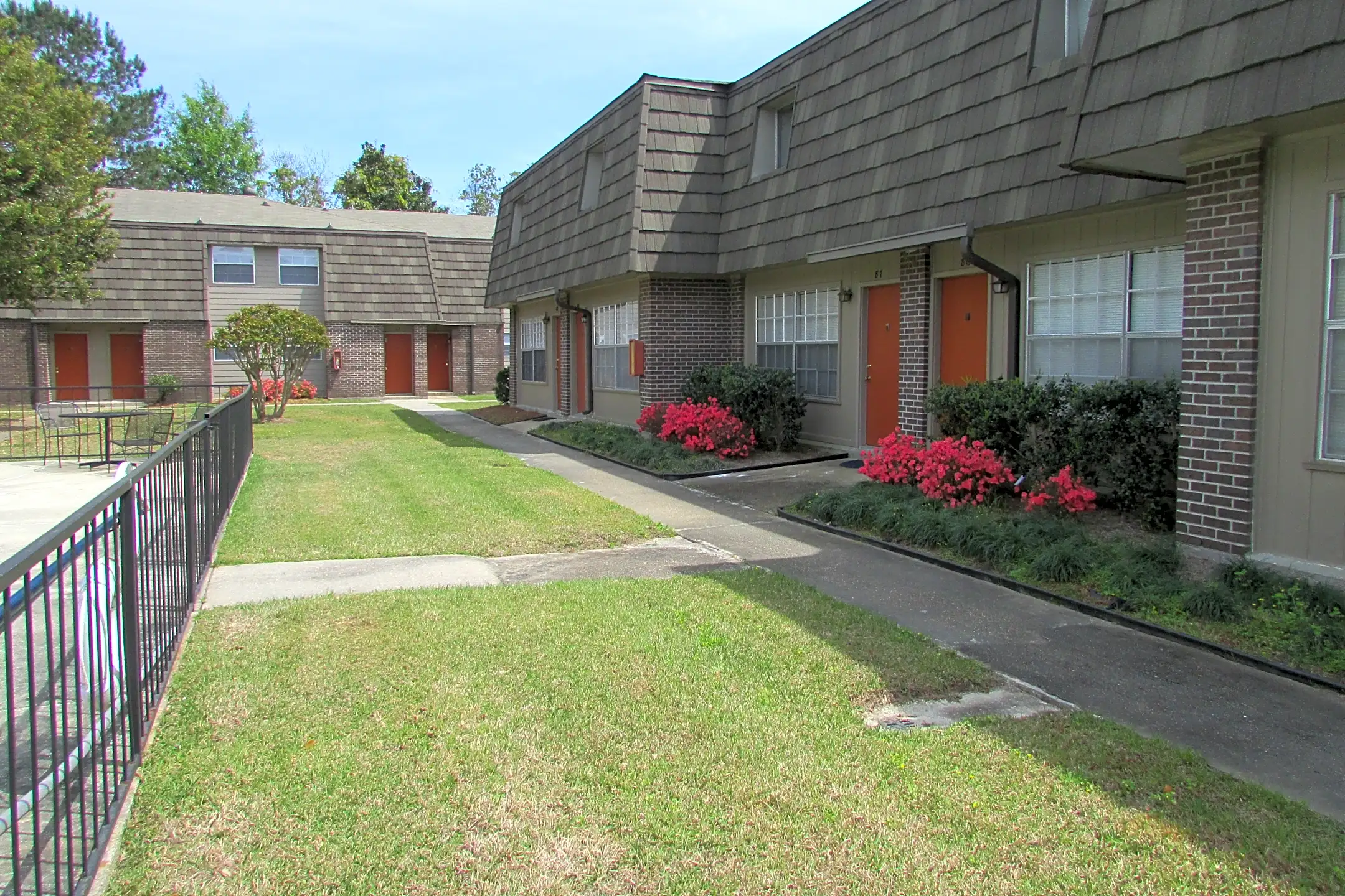 Hillendale Apts 2820 Lincoln Rd Hattiesburg, MS Apartments for Rent