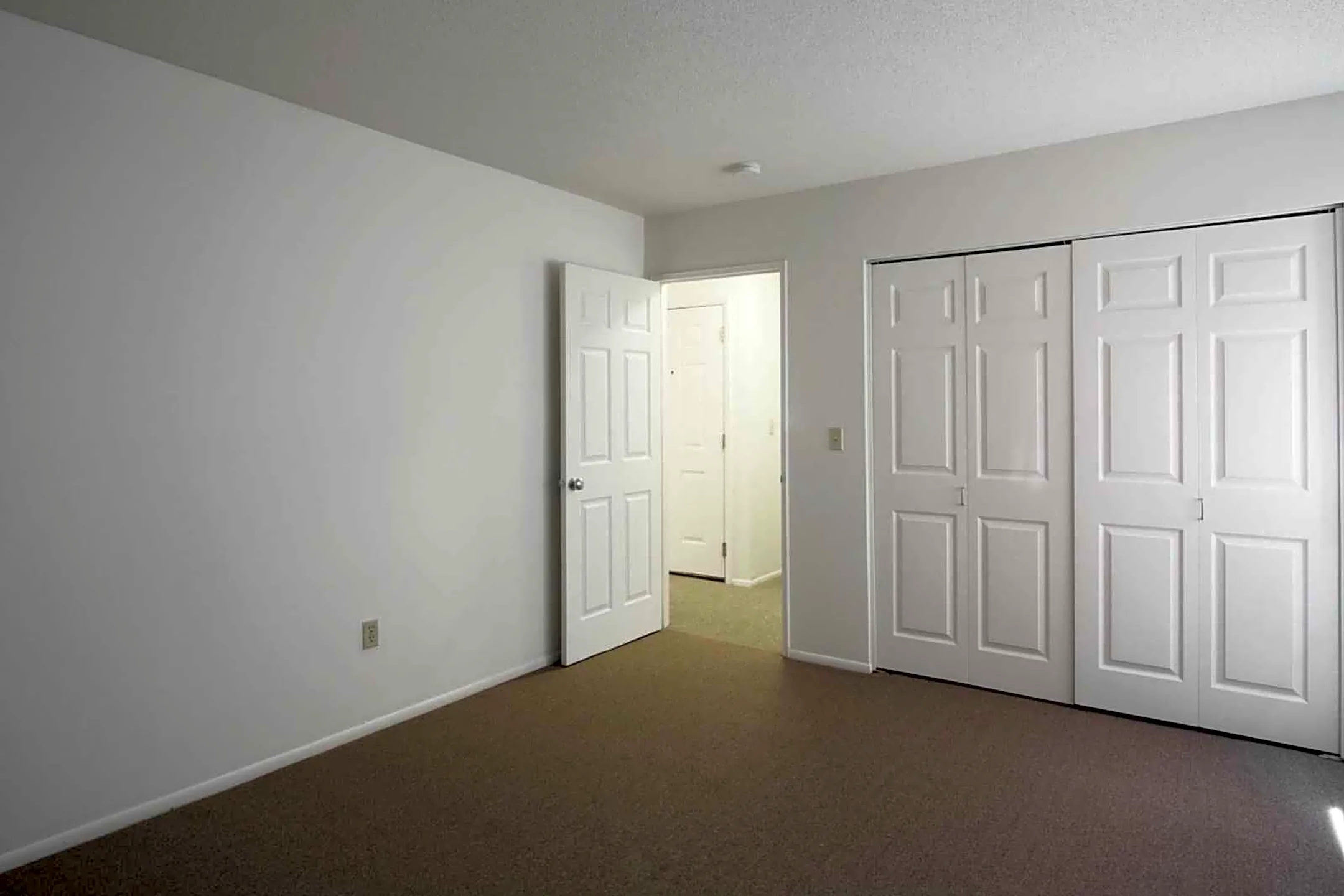 Summer Brook - 35 Darling St | Southington, CT Apartments for Rent | Rent.