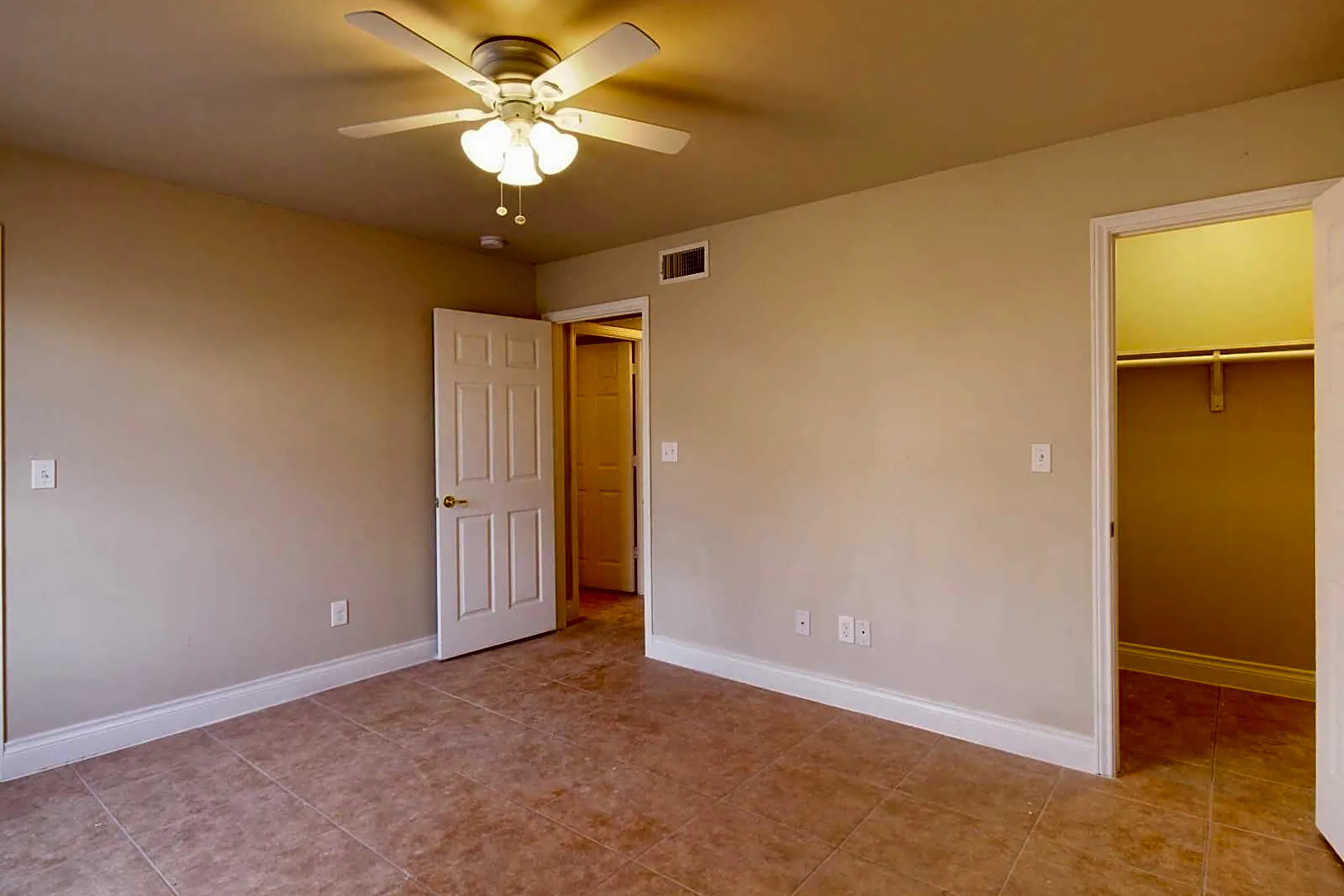 Forest Palms - 815 Autumnwood Dr | Houston, TX Apartments for Rent | Rent.