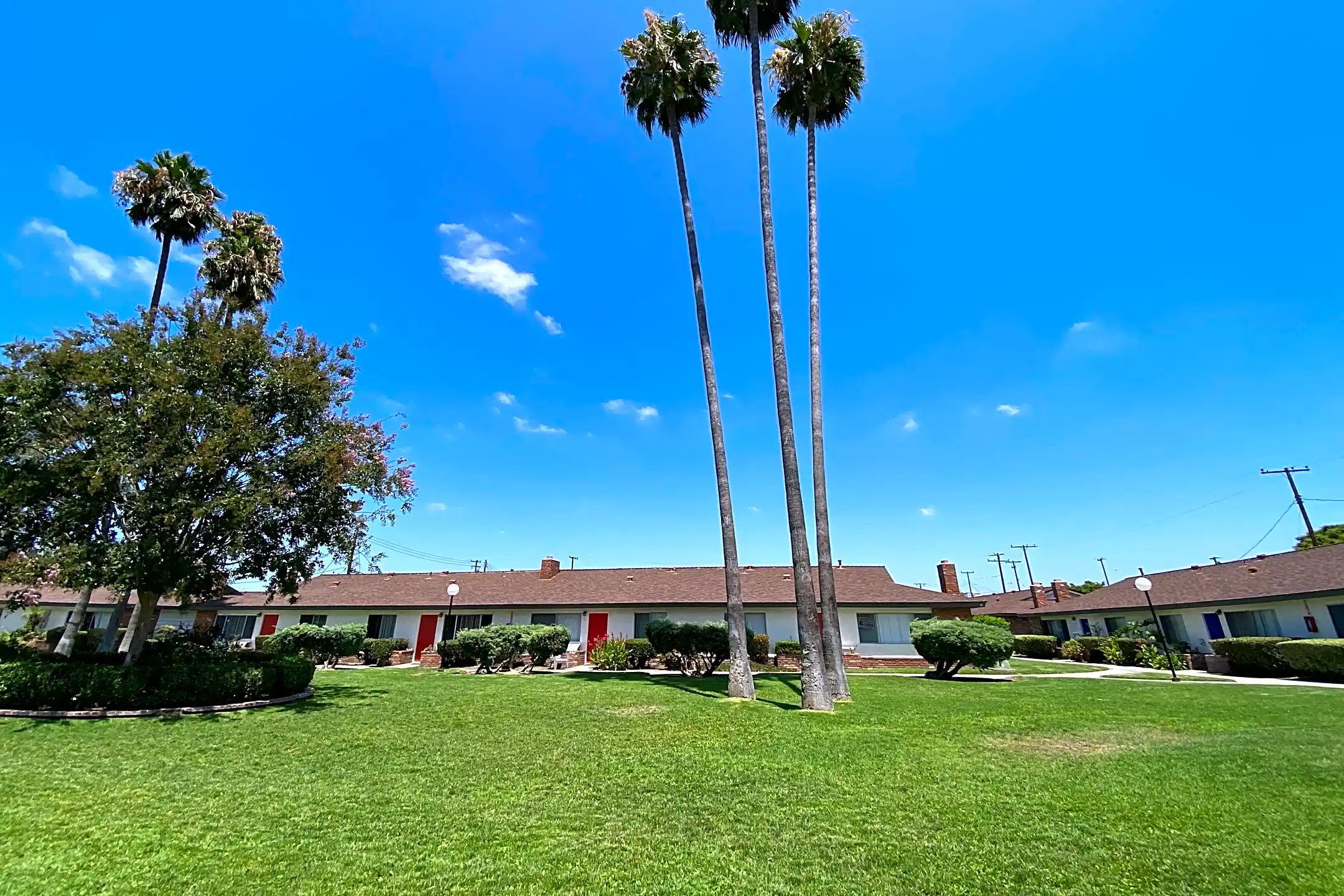 Orangewood Garden Apartments 235 W Orangewood Ave Anaheim, CA