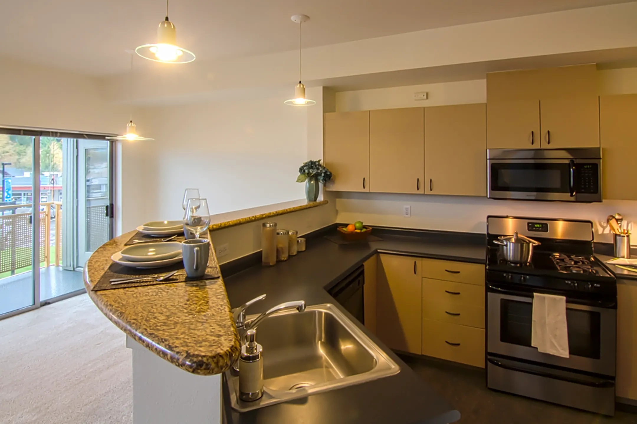 Saffron Apartments Sammamish, WA 98074