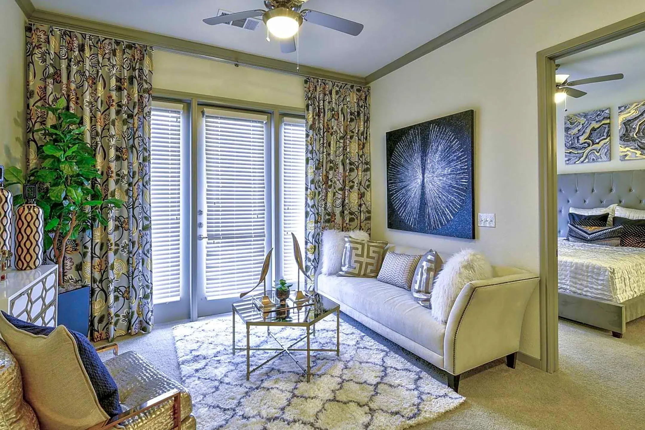 Living Room - The Standard at CityLine - Richardson, TX