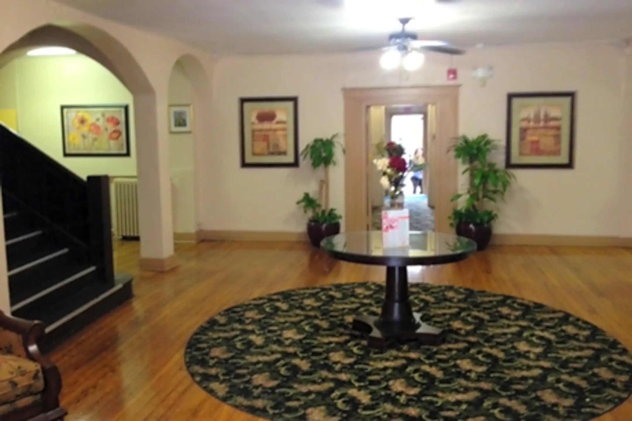 St. Regis Apartments - Orlando, FL