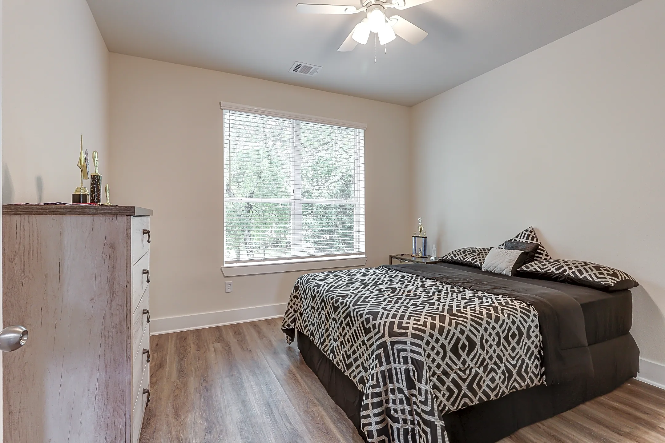 Bedroom - Azul Apartments - The Woodlands - Spring, TX