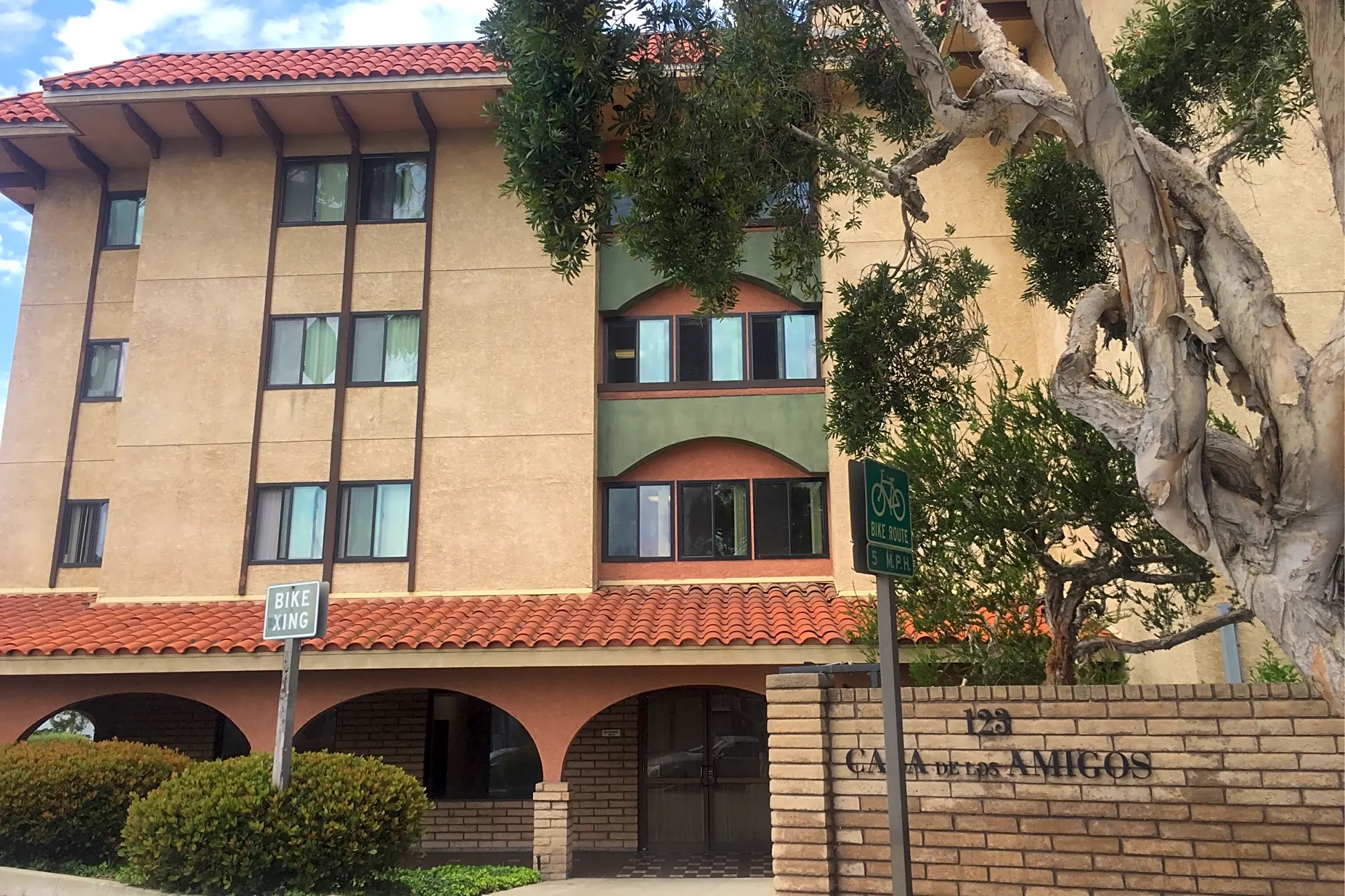 Casa De Los Amigos m Apartments - Redondo Beach, CA 90277