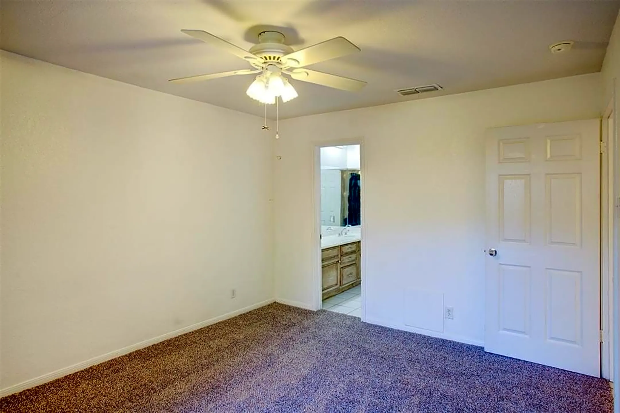 1109 Calico Ln 1820 Condos Arlington, TX 76011