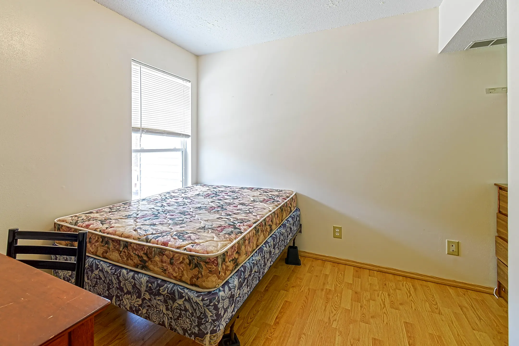 Bedroom - Pfeffer Apartments - Champaign, IL