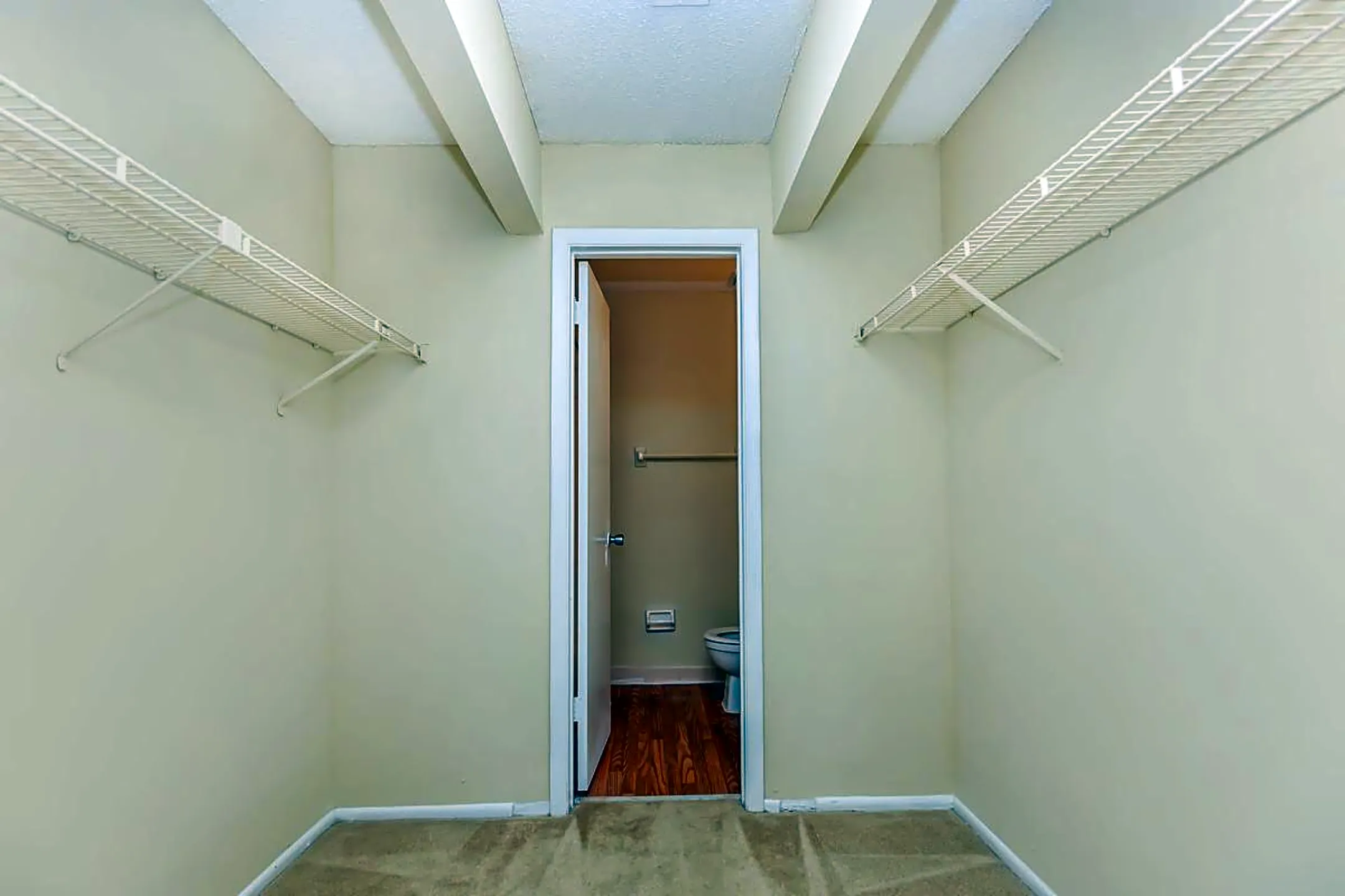 Riverview Apartments Jacksonville, FL 32216