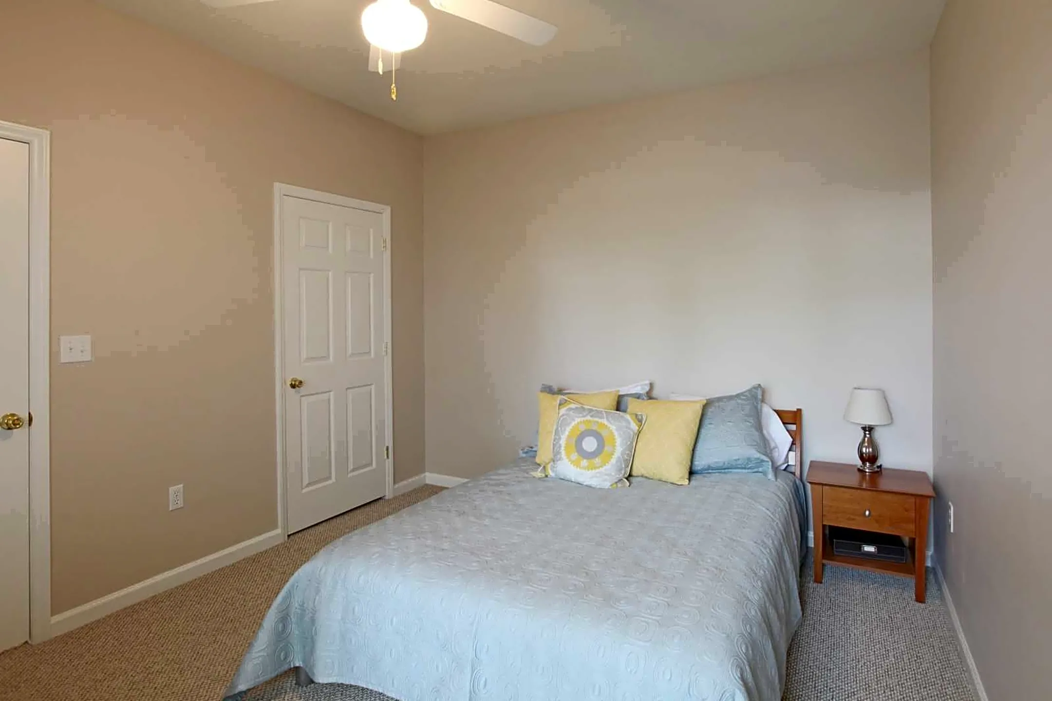 Bedroom - The Pointe at Wimbledon - Greenville, NC