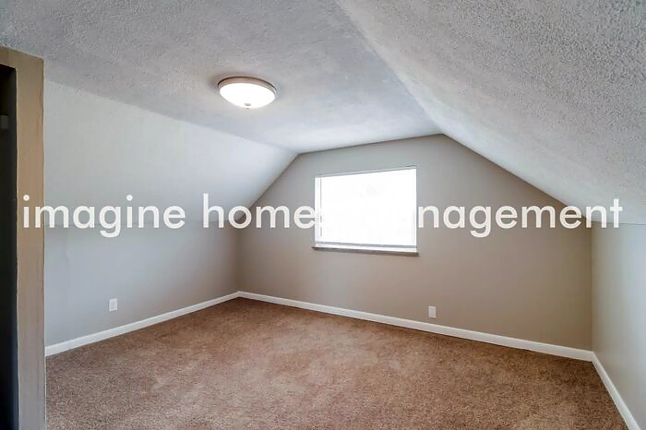 Bedroom - 1565 Sanborn Dr - Cincinnati, OH