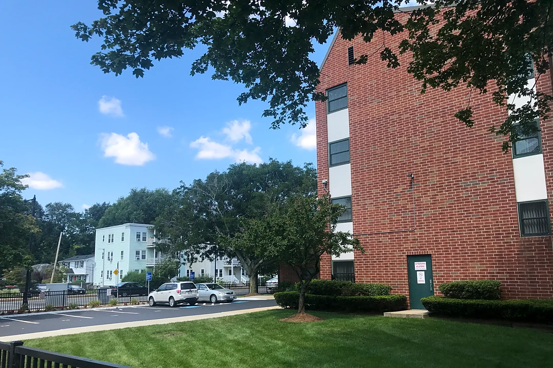 Woodbourne Apartments 6 Southbourne Rd Jamaica Plain, MA Apartments