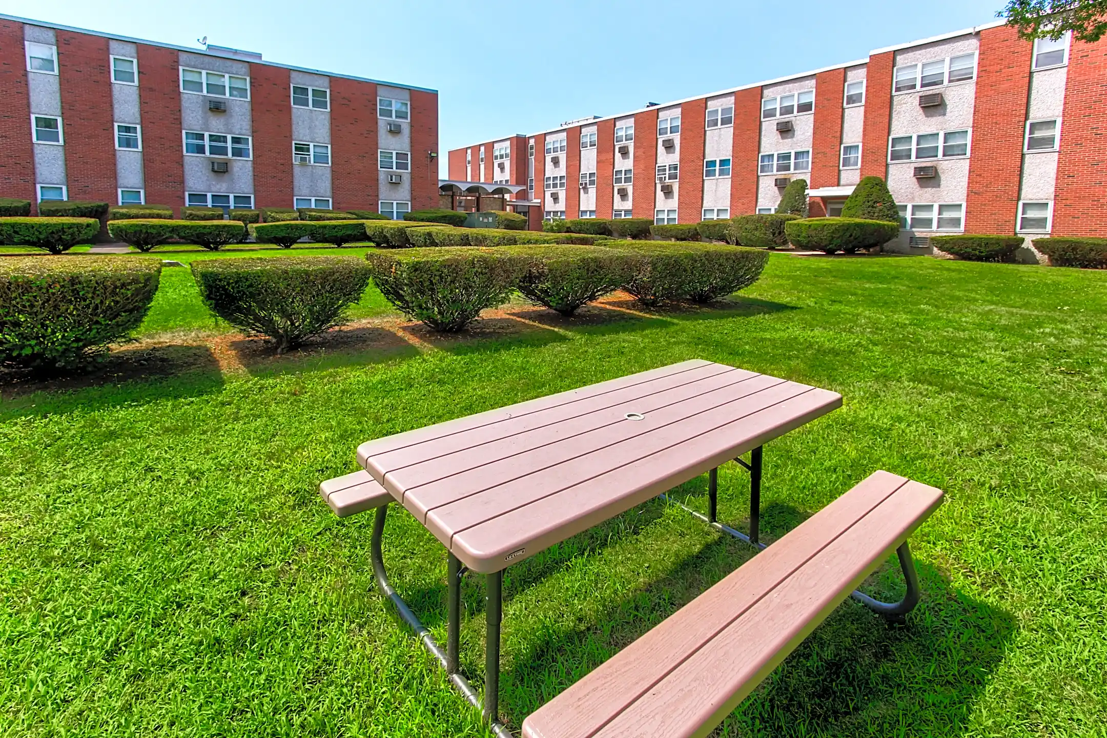 Shakespeare Apartments 490 Sherwood Pl Stratford, CT Apartments for