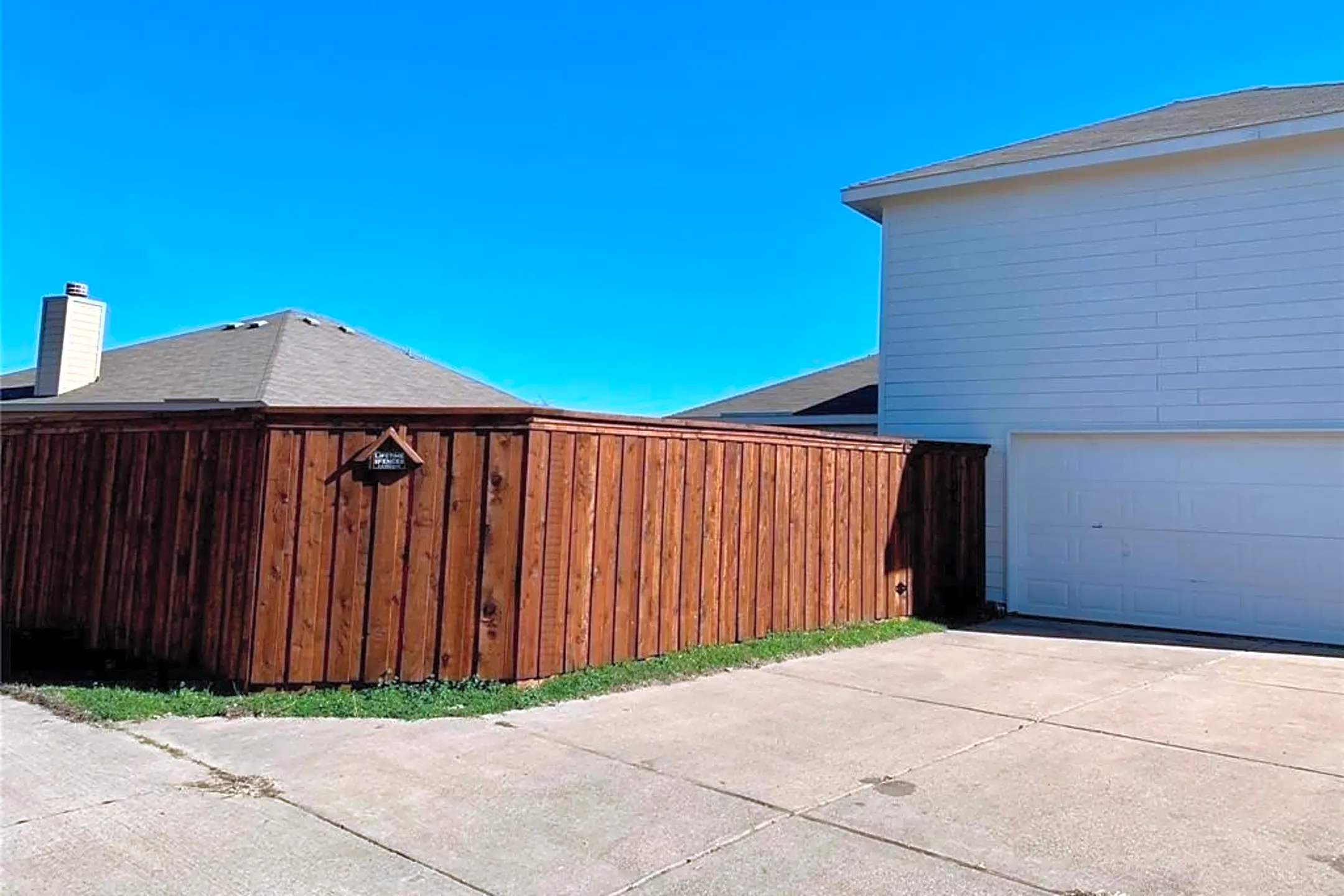 1617 Ambercrest Dr Houses Lancaster, TX 75146
