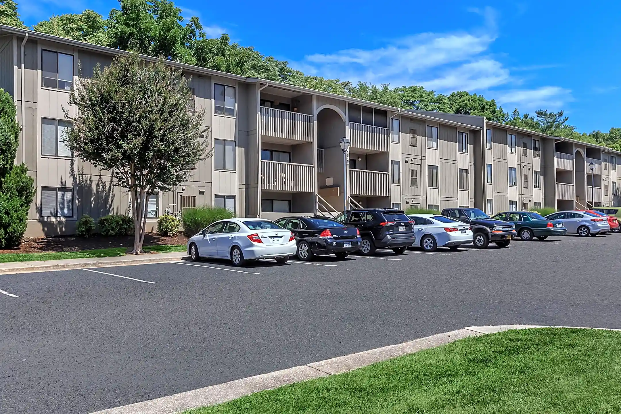 Honeywood Apartment Homes Roanoke, VA 24018