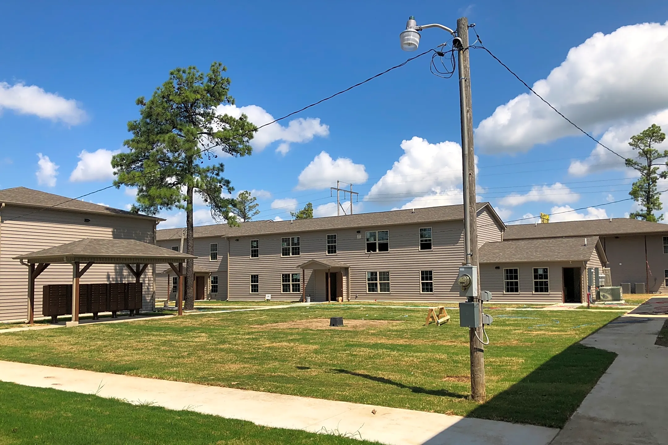 Barton Court Apartments 2416 E Barton Ave West Memphis, AR