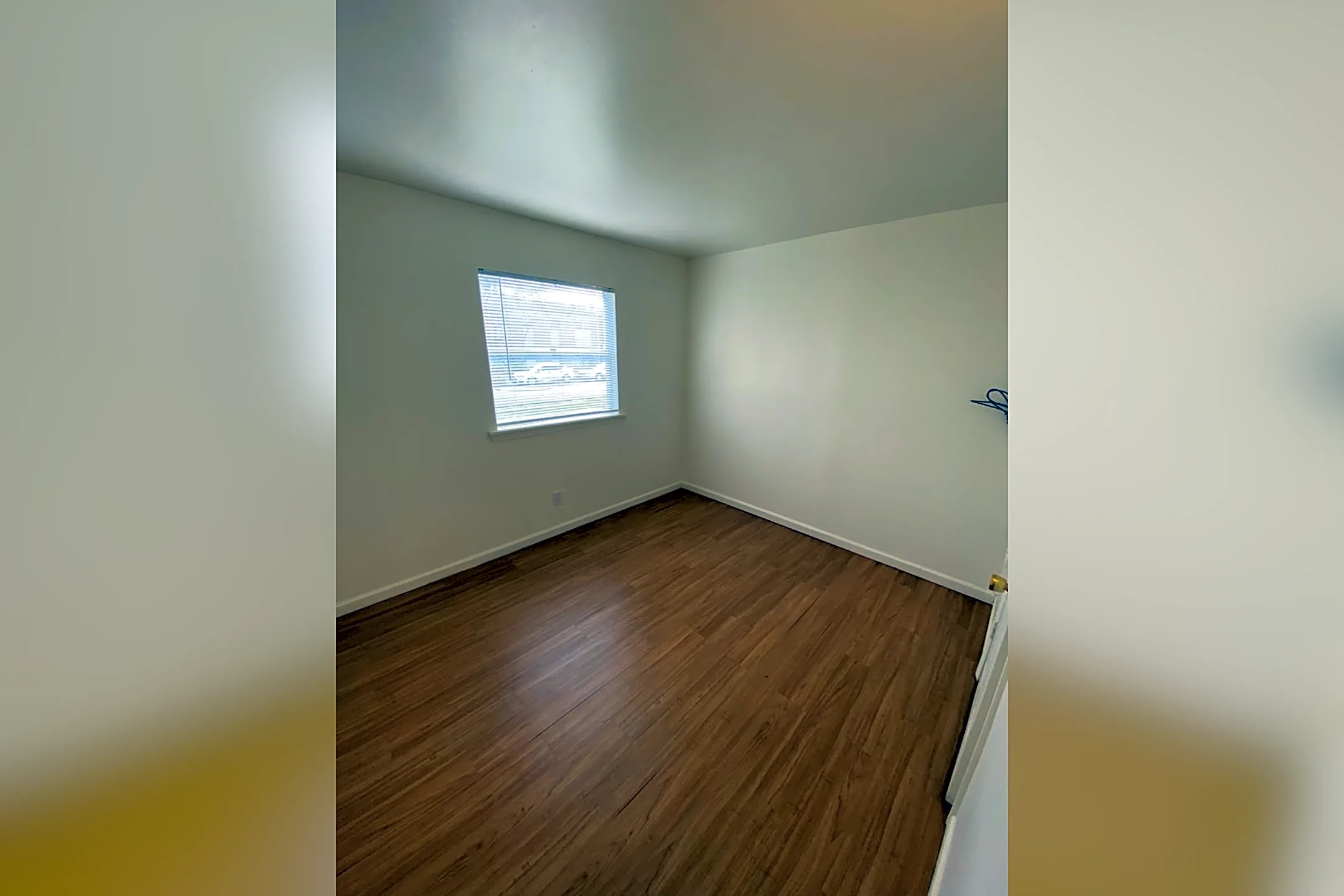 423 SE Winfield Ave 423 SE Winfield Ave unit 441 Topeka, KS Houses