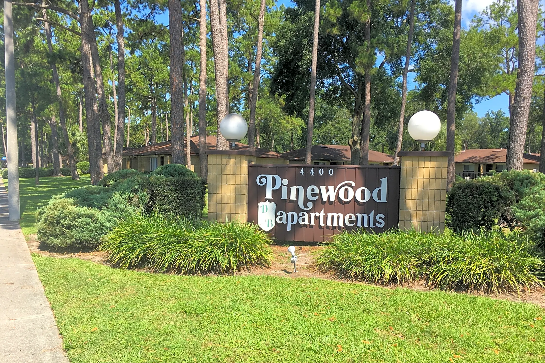 Pinewood Apartments I - 4400 NW 39th Ave | Gainesville, FL for Rent | Rent.