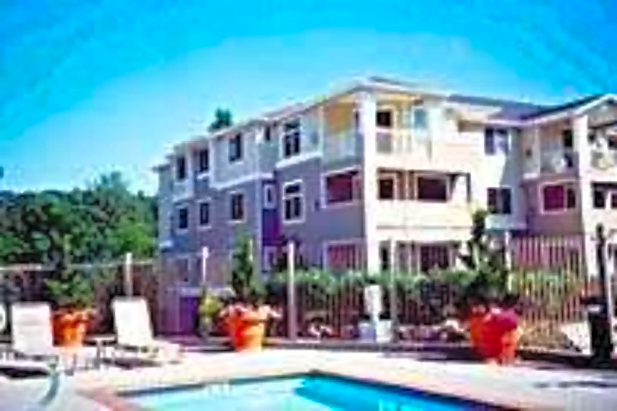 Le Chateau At Richards Creek - Bellevue, WA