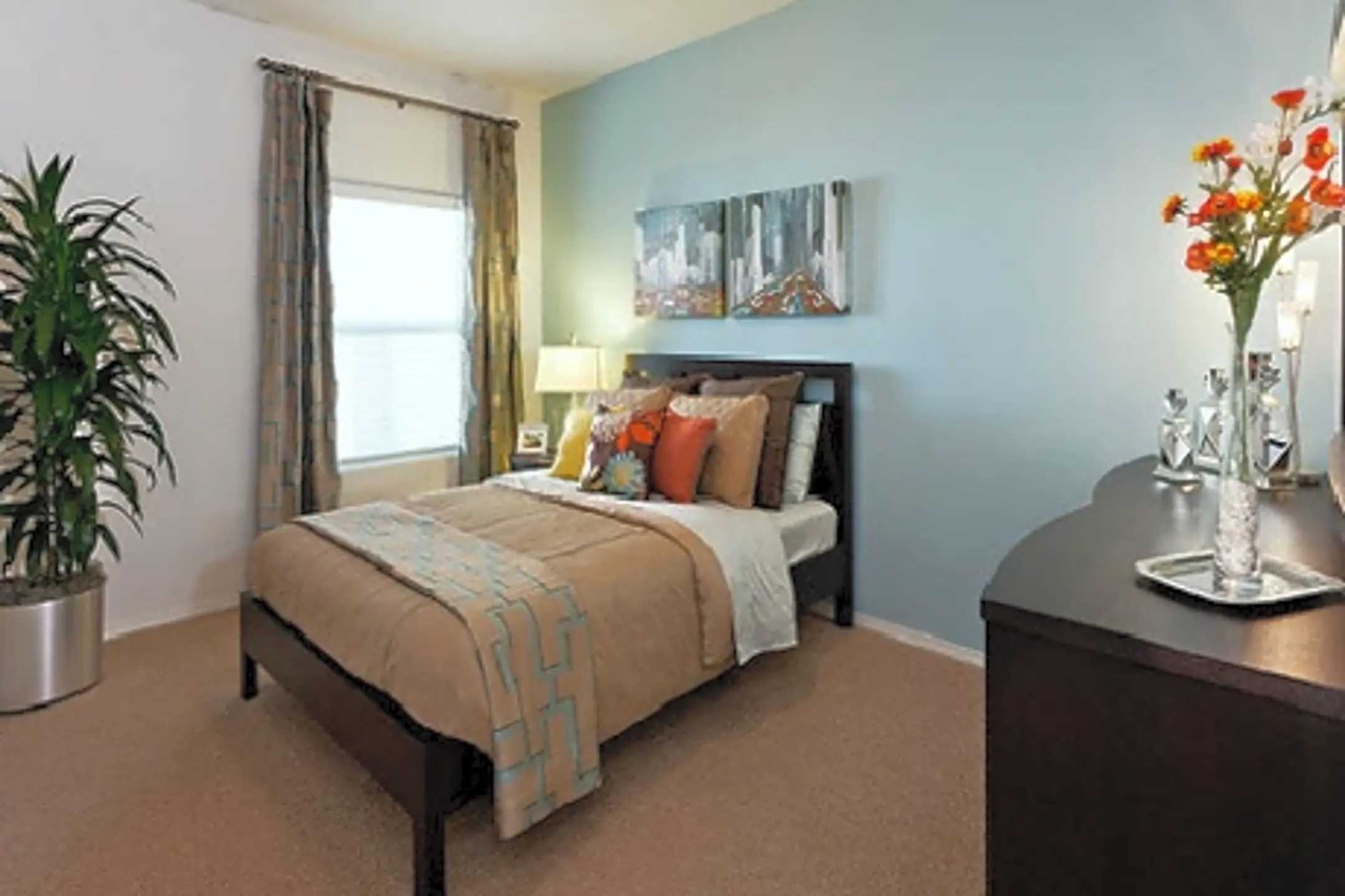 Ralston Courtyards Apartments 5525 Ralston St Ventura, CA